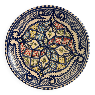 Assiette décorative en céramique de Nabeul, Tunisie.