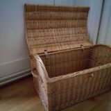 Wicker chest