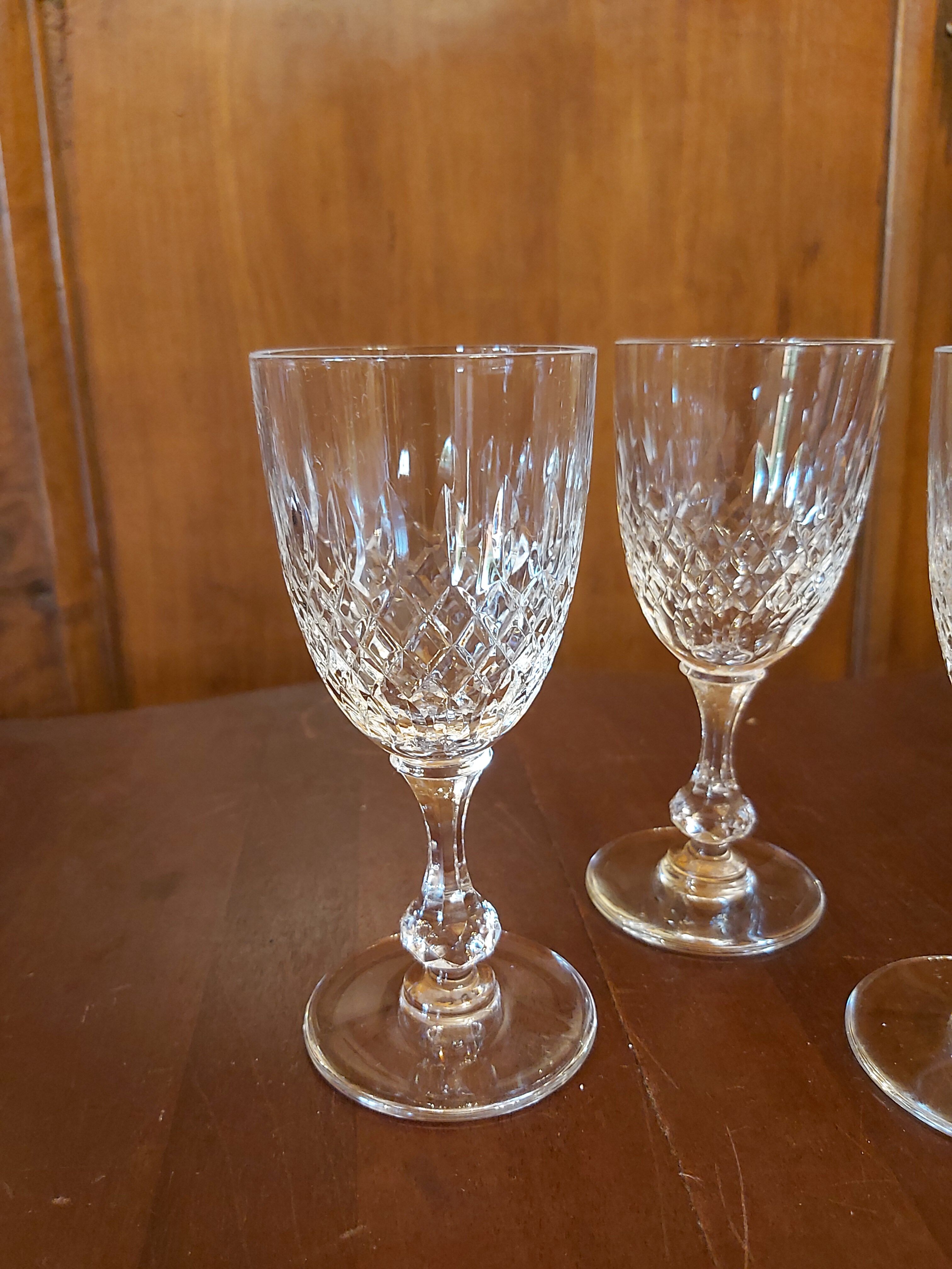 4 verres à vin cristal Saint Louis modèle Messine