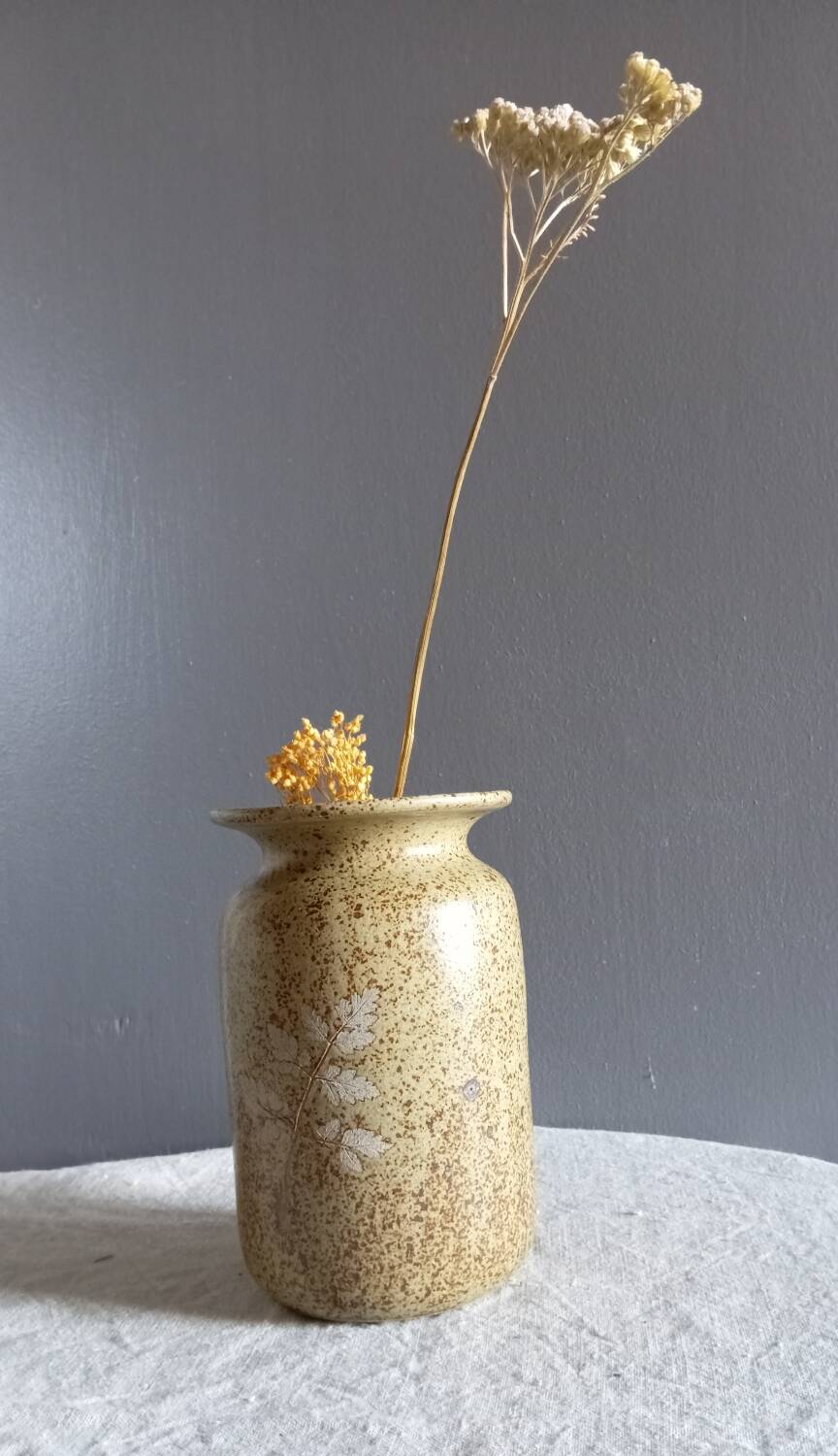 Pyrite sandstone vase with leaf decoration, Vallauris unsigned, 1970