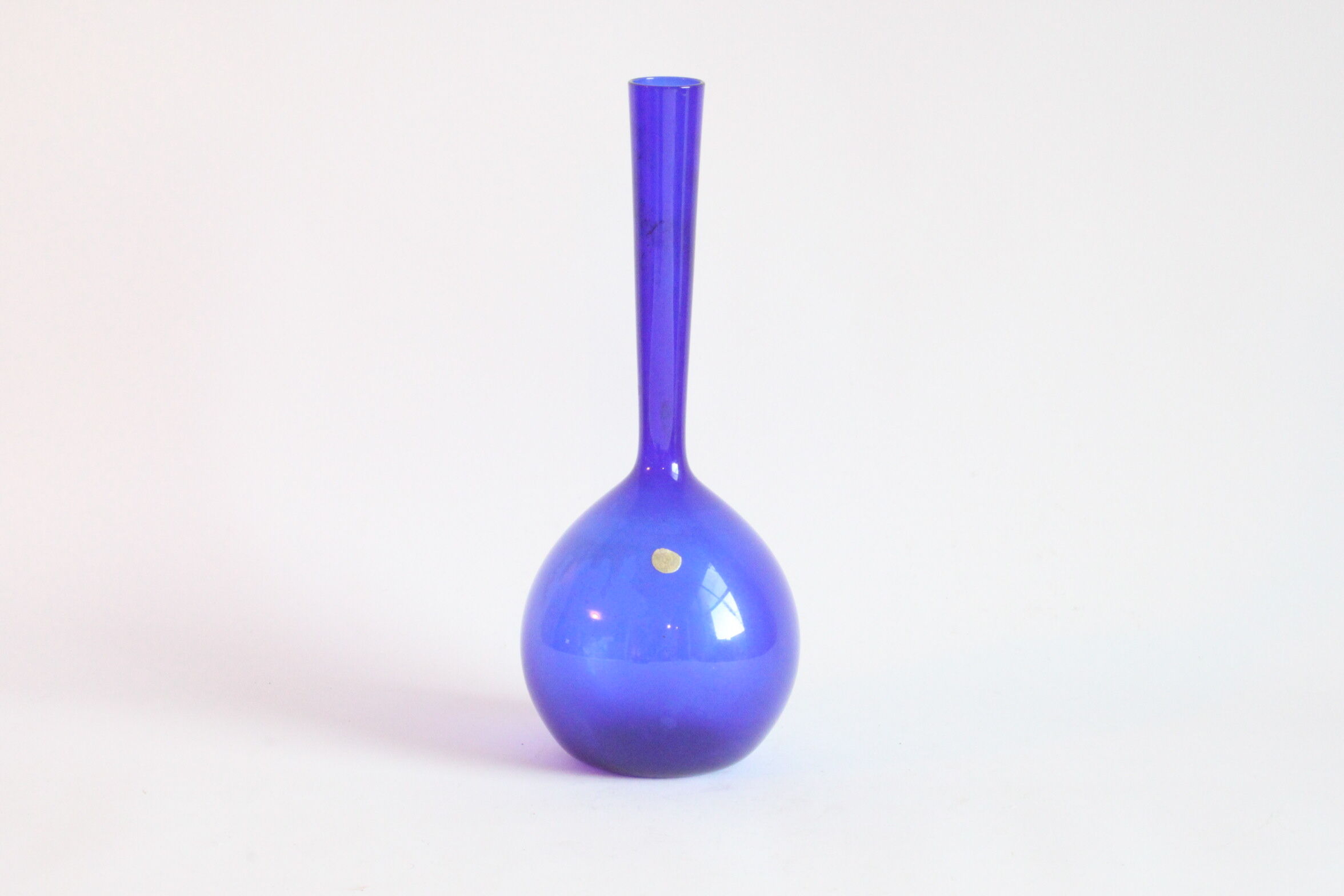 Cobalt blue bud vase by Arthur Percy for Gullaskruf Glasbruk, Sweden 1950s.