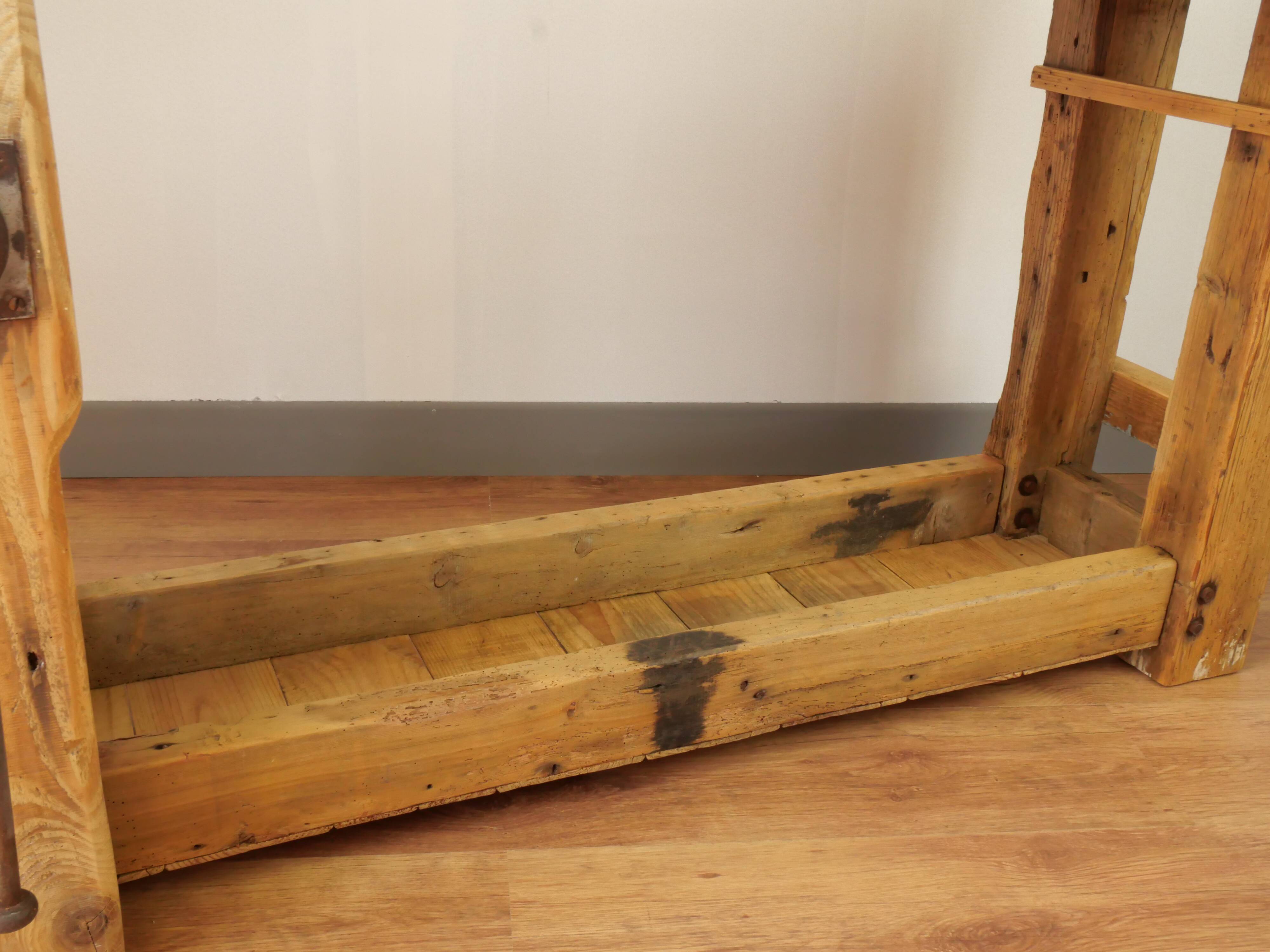 Wood carpenter's establishment