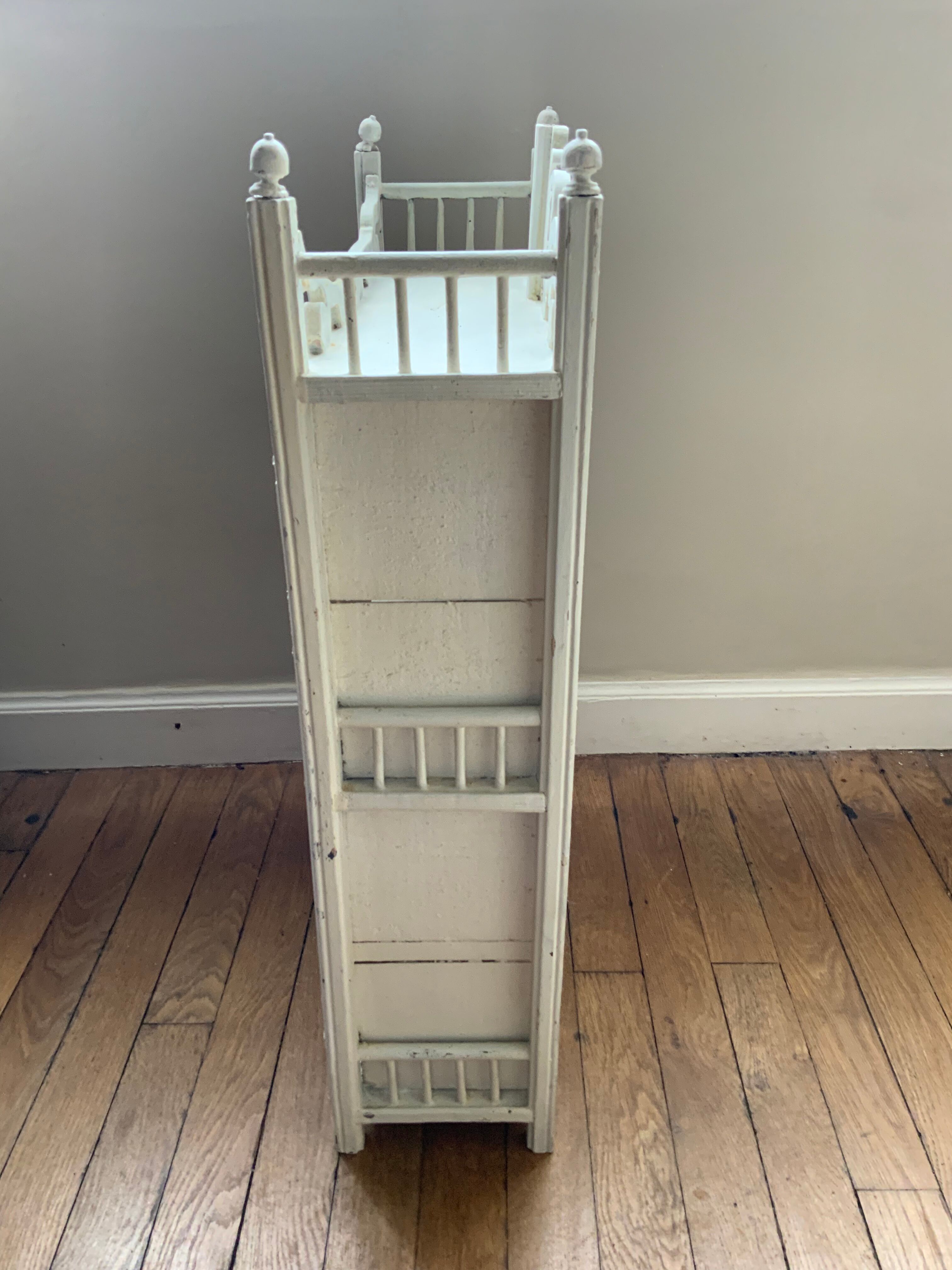 Wall shelf