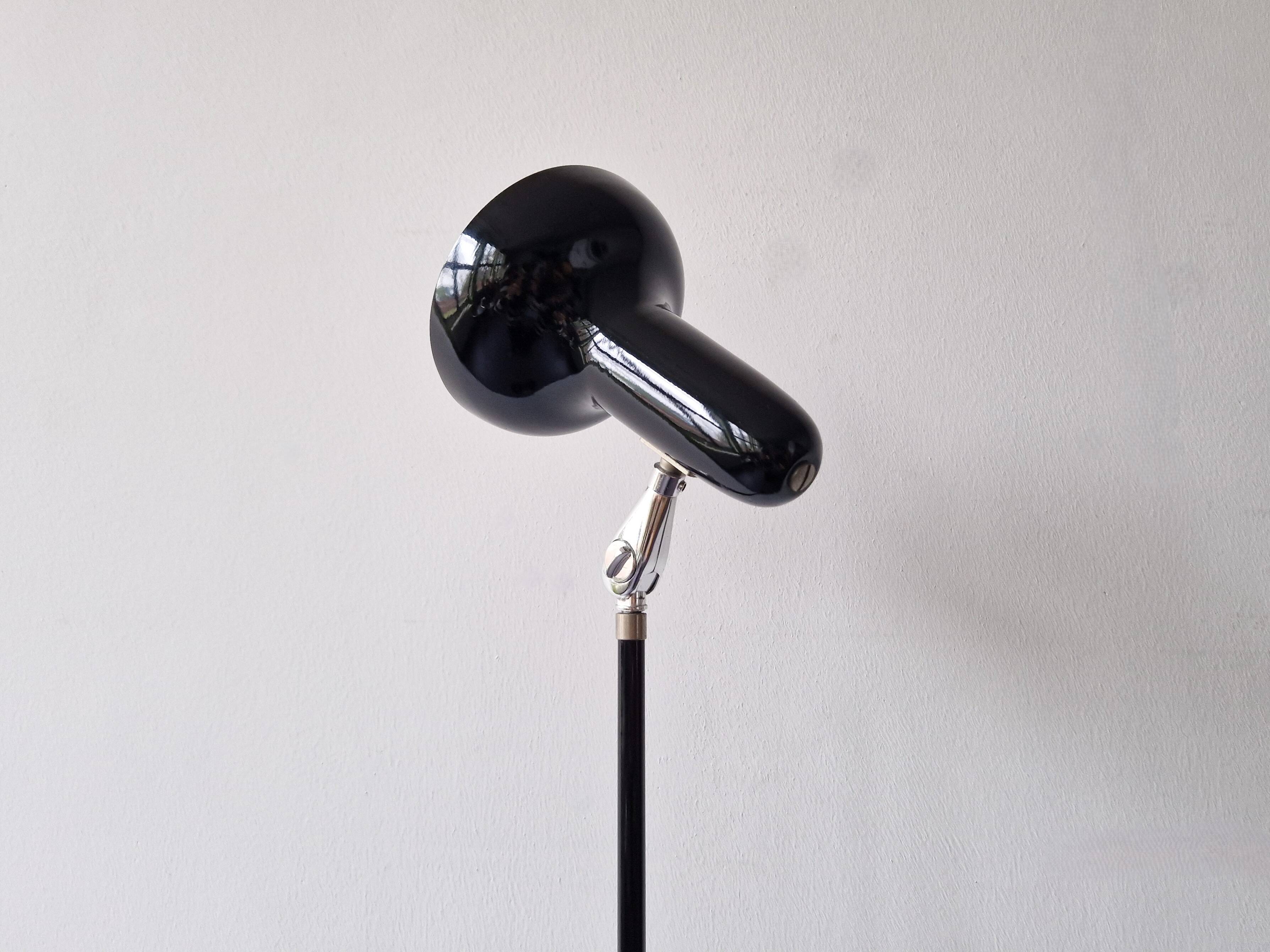 Black model 5427 adjustable floor lamp model for hagoort, 1970's