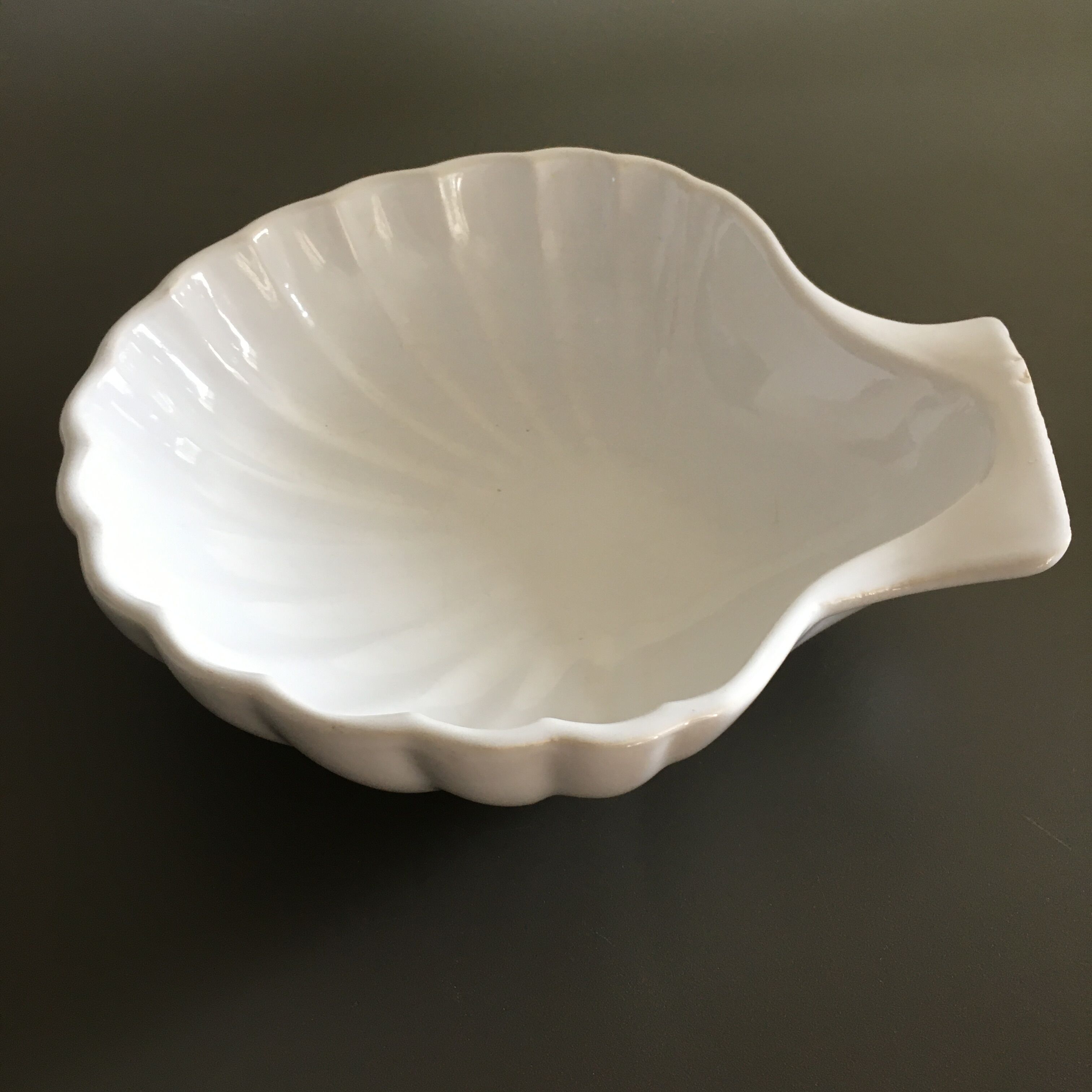 Empty pocket white shell