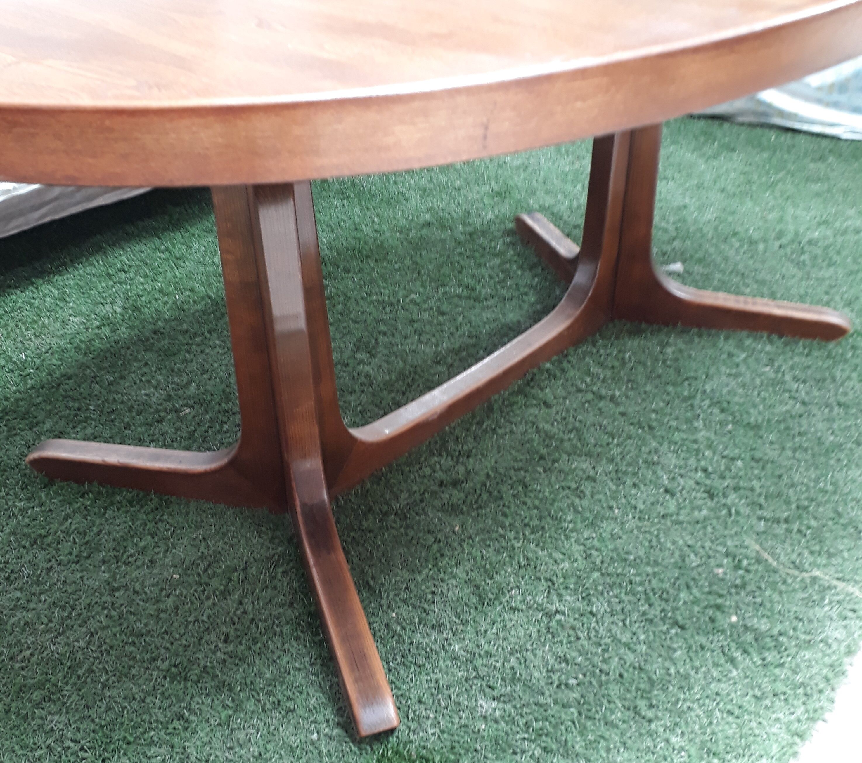 Table Baumann 50 years, oval