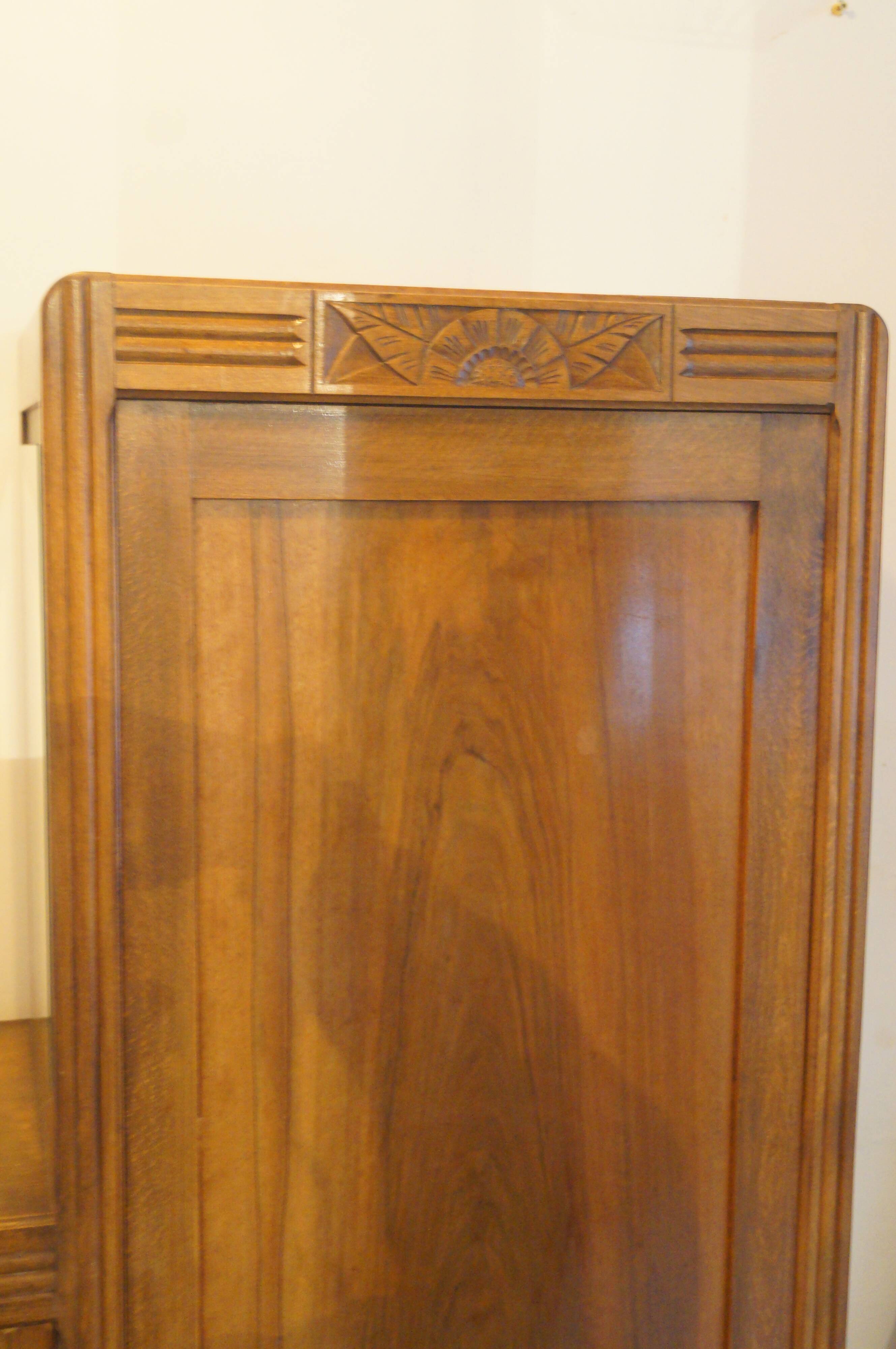 Armoire asymétrique 1940
