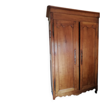 Armoire style Louis XV entièrement chevillée bois avec 2 portes en merisier