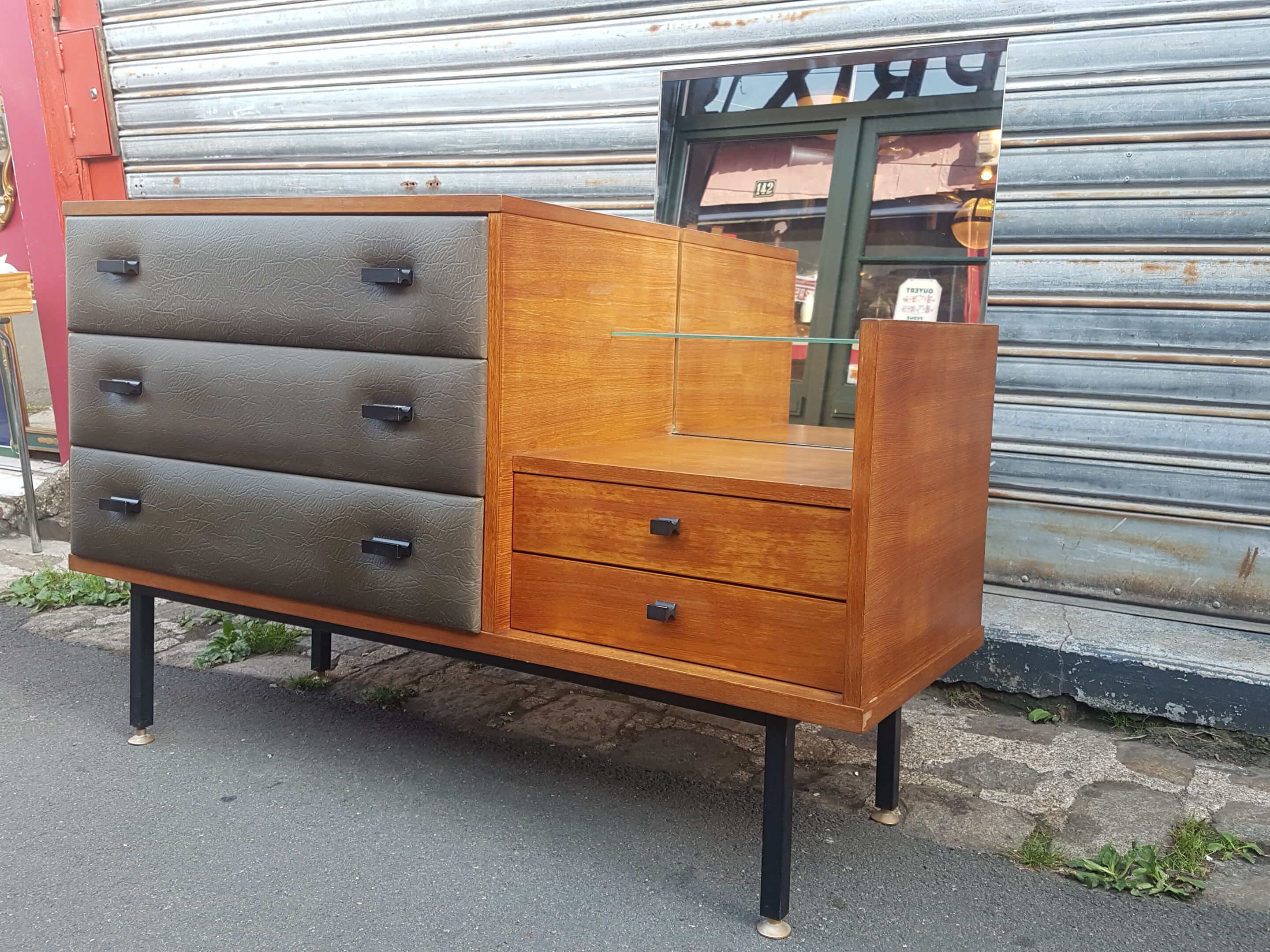 Roger landault Dresser 60 years