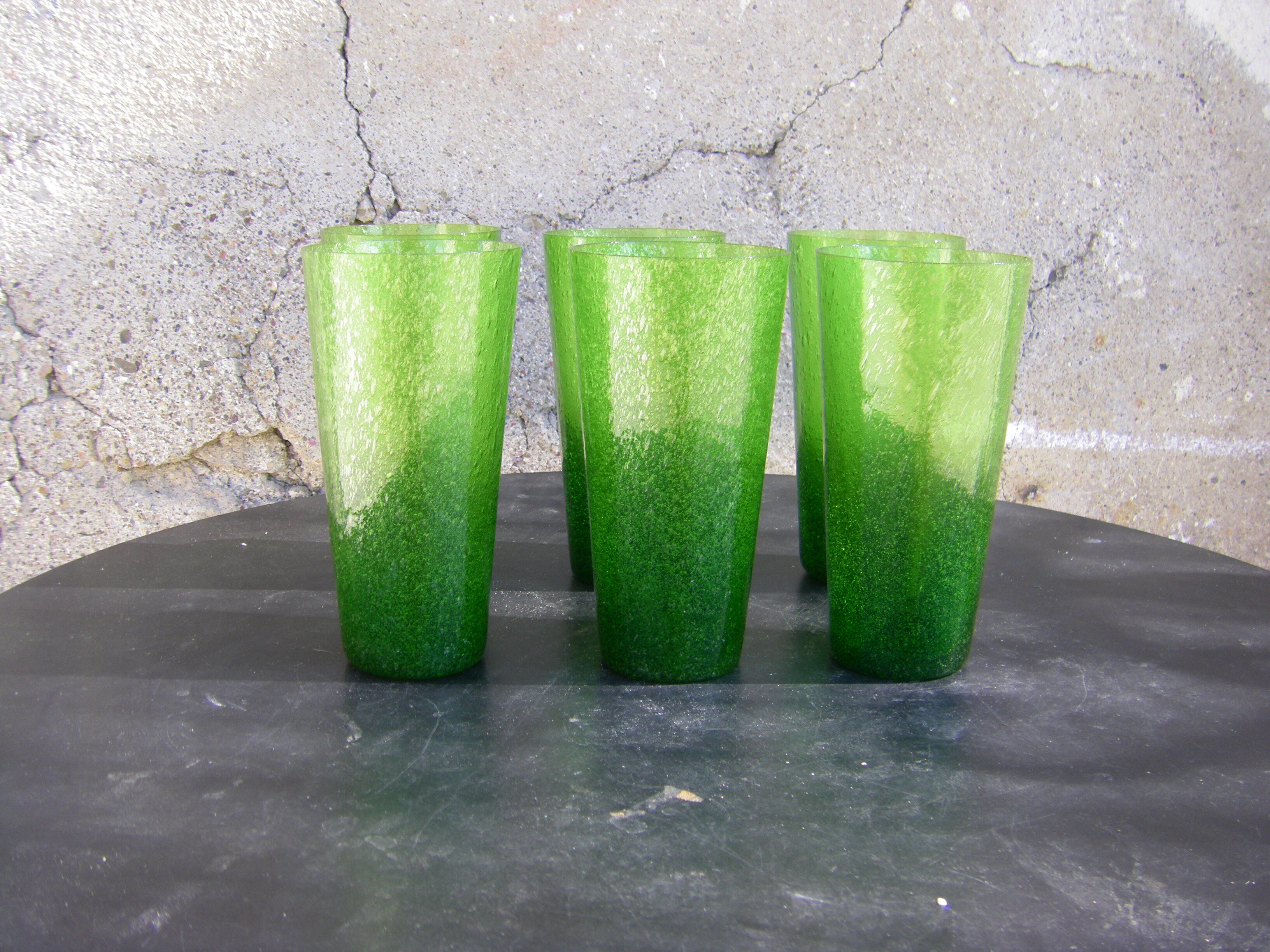 Series of six vintage bubbled glasses
