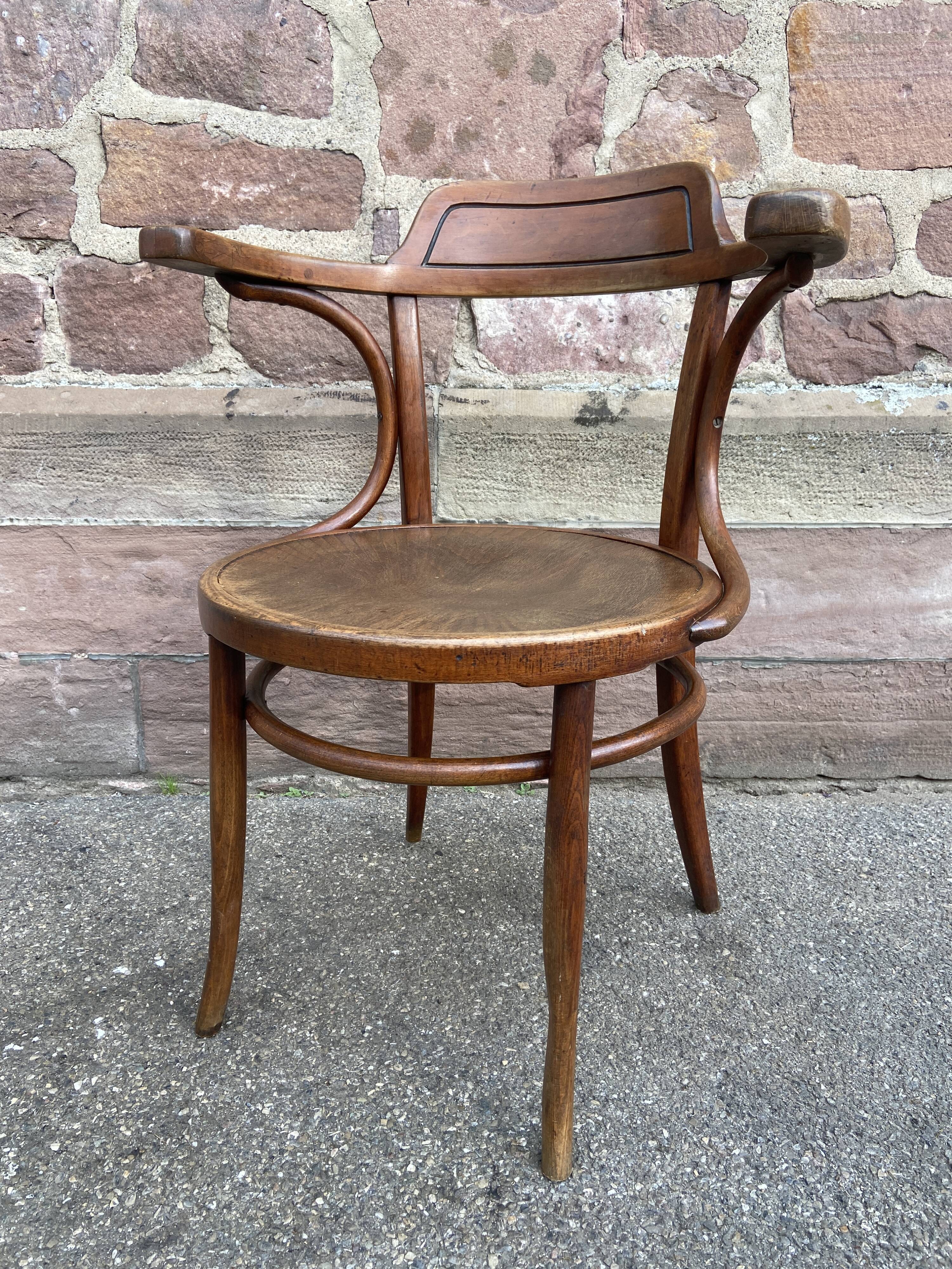 Office chair 1910 by bois courbé j & j kohn in vienna, austria