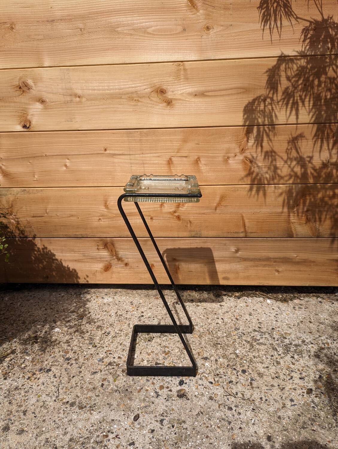 Cendrier sur pied milieu du siècle