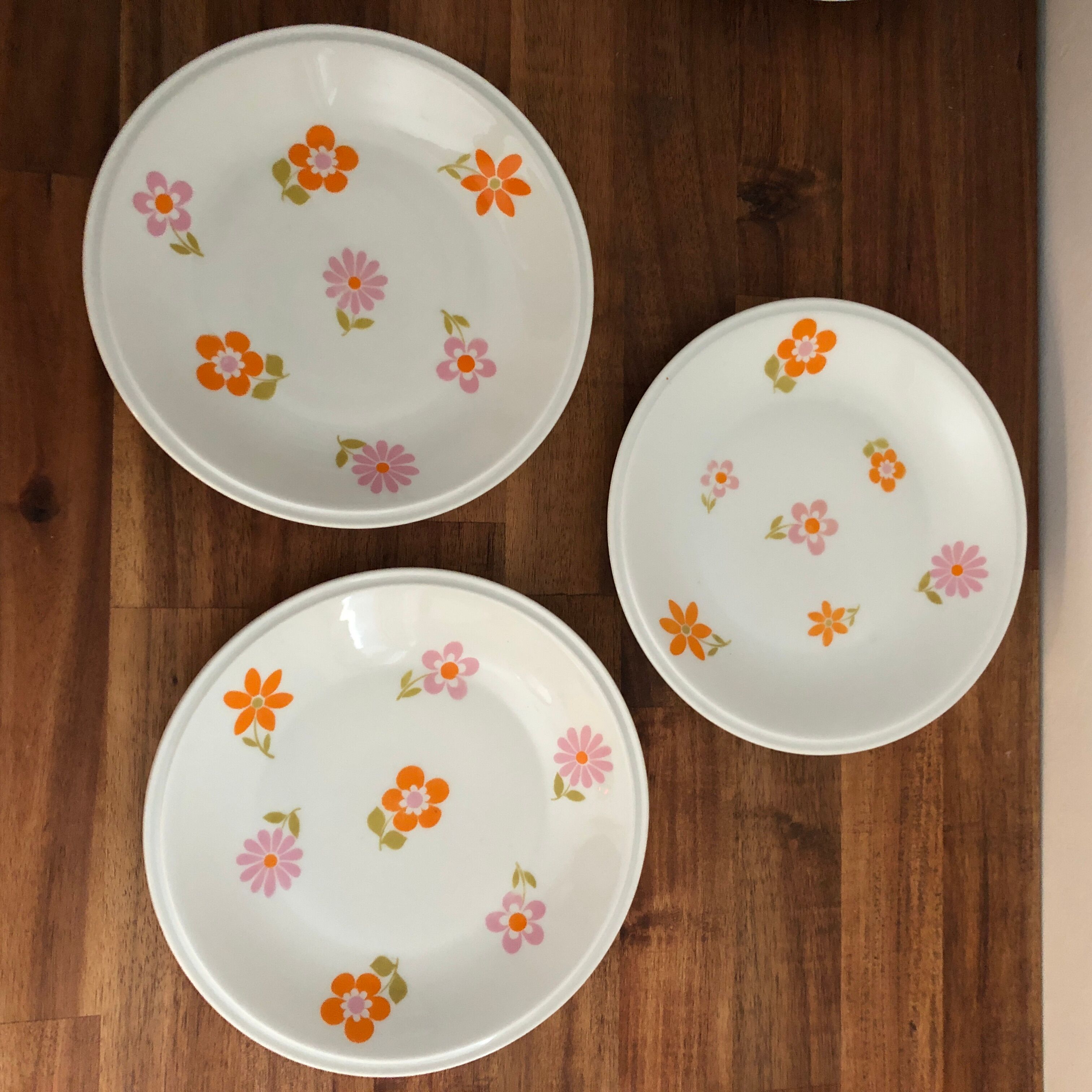 8 dessert plates
