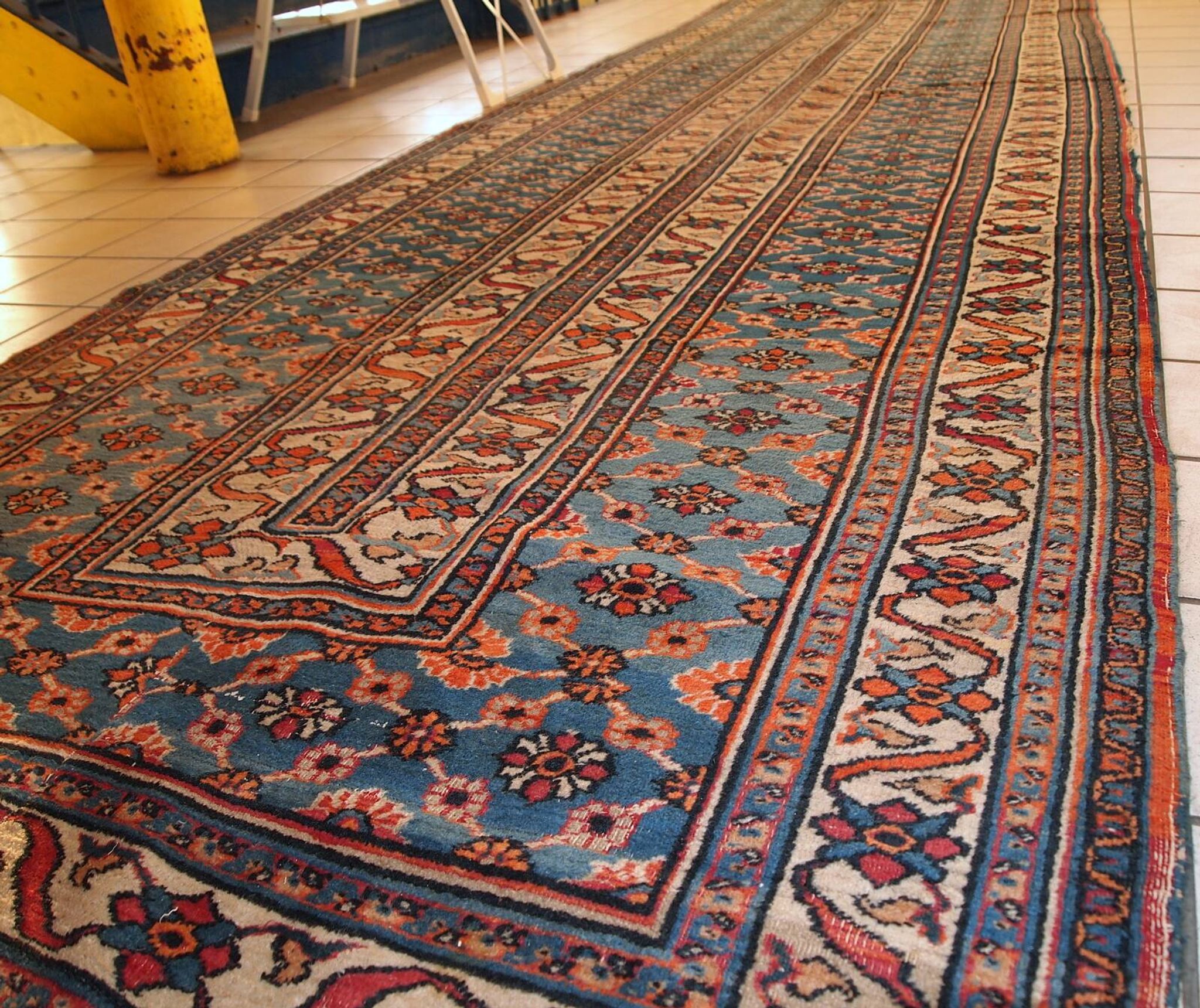 Tapis antique fait main Mashad du Moyen-Orient 132cm x 427cm (1900s)