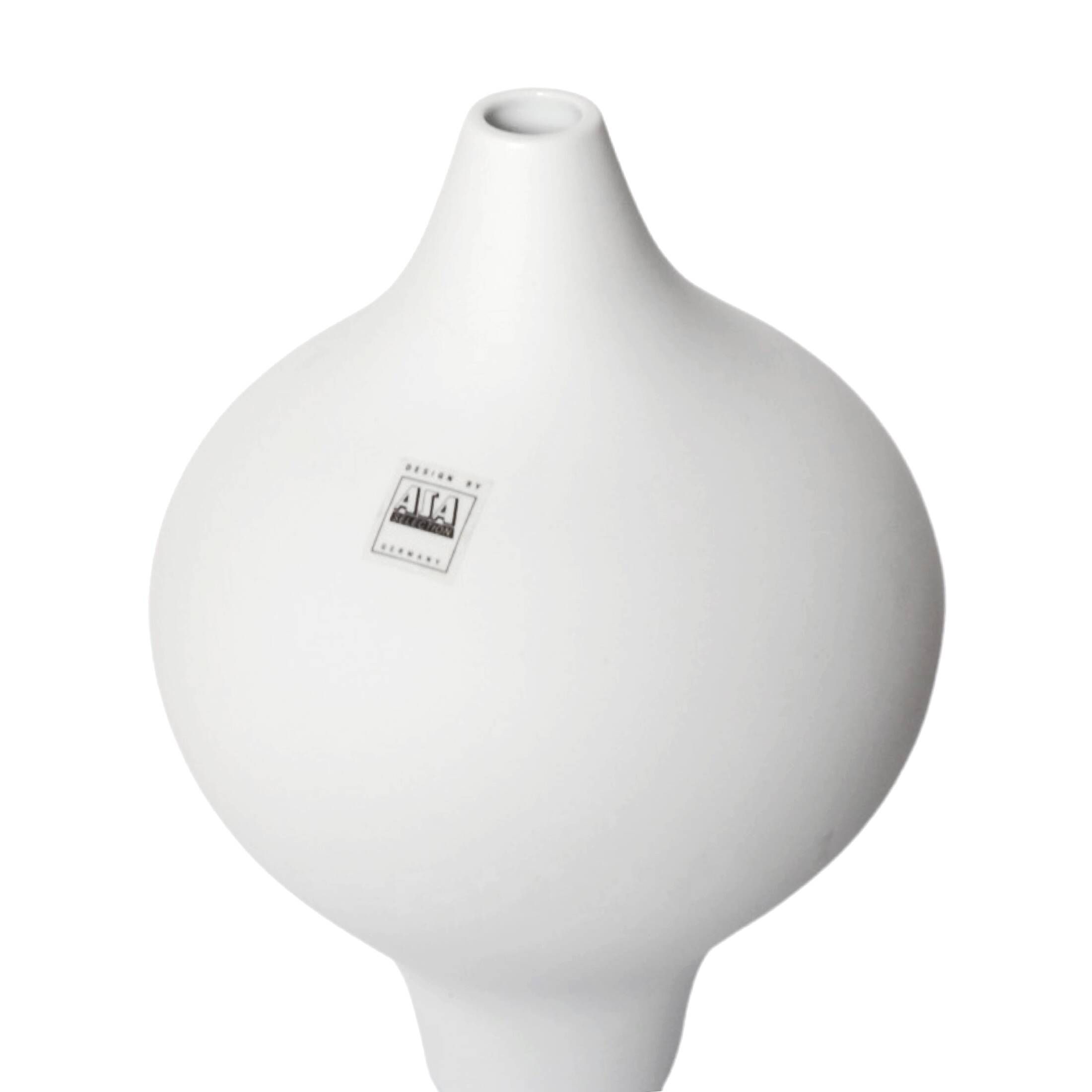 White, minimalist Asa vase, Germany, 1980s.