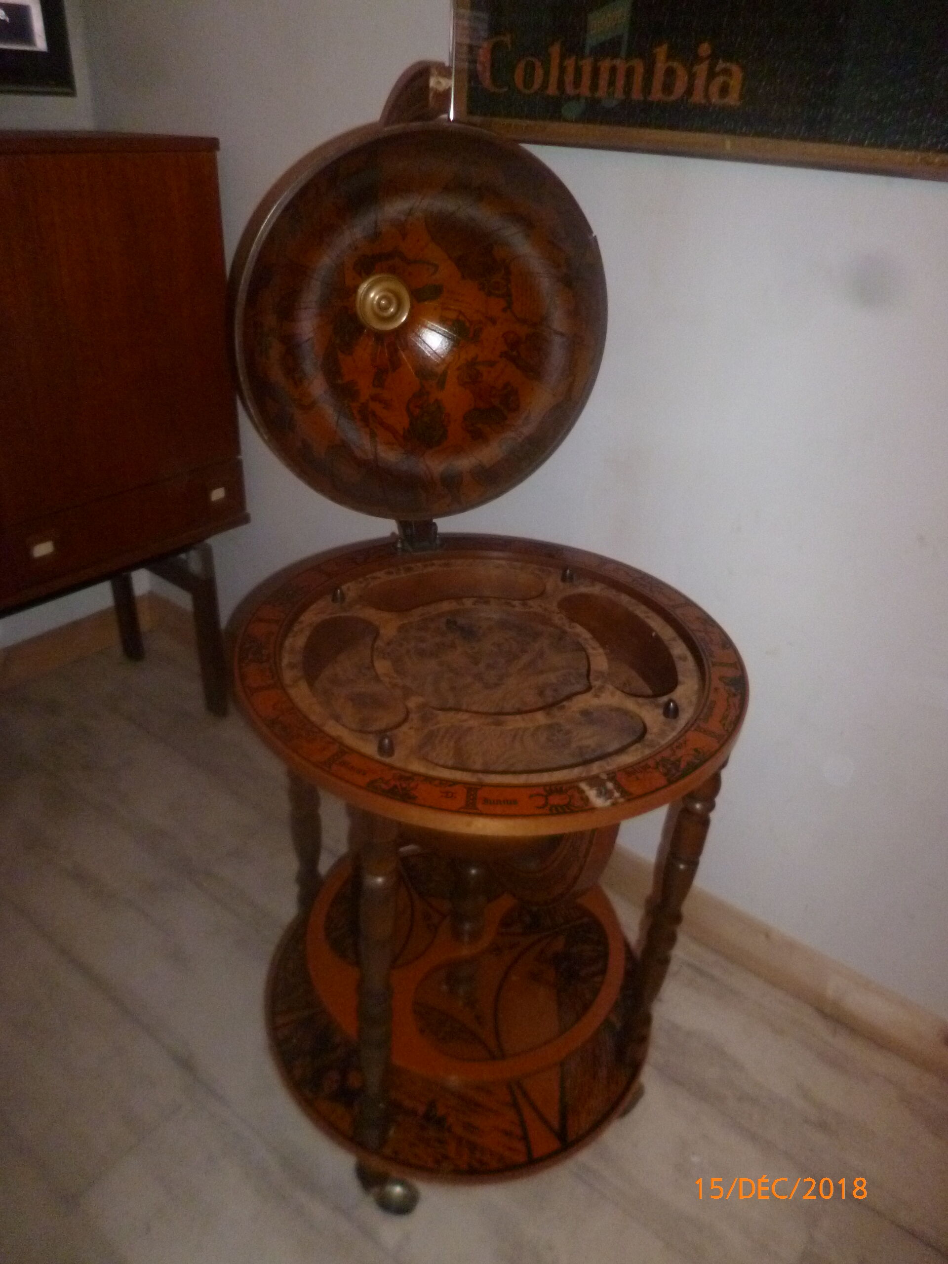 Mappemonde bar roulette globe terrestre vintage
