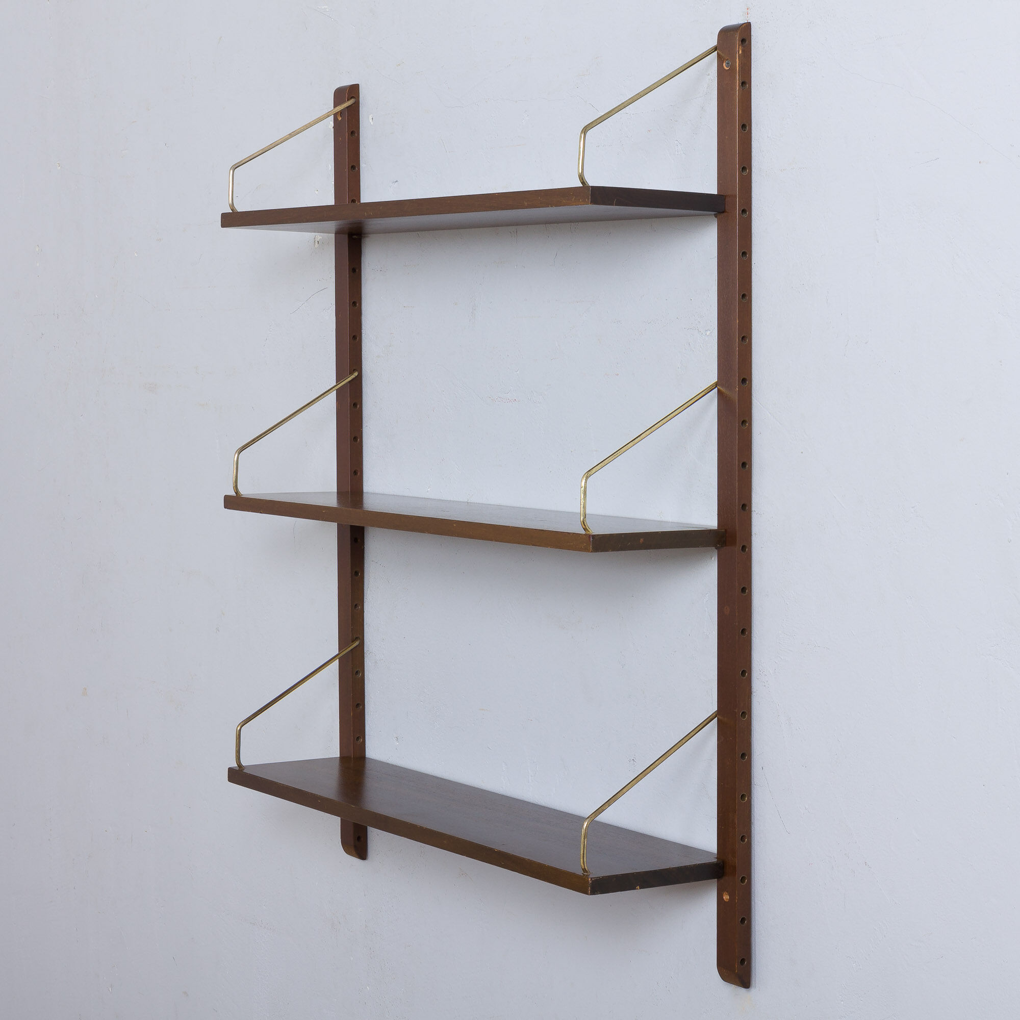 Three floating shelves wall unit