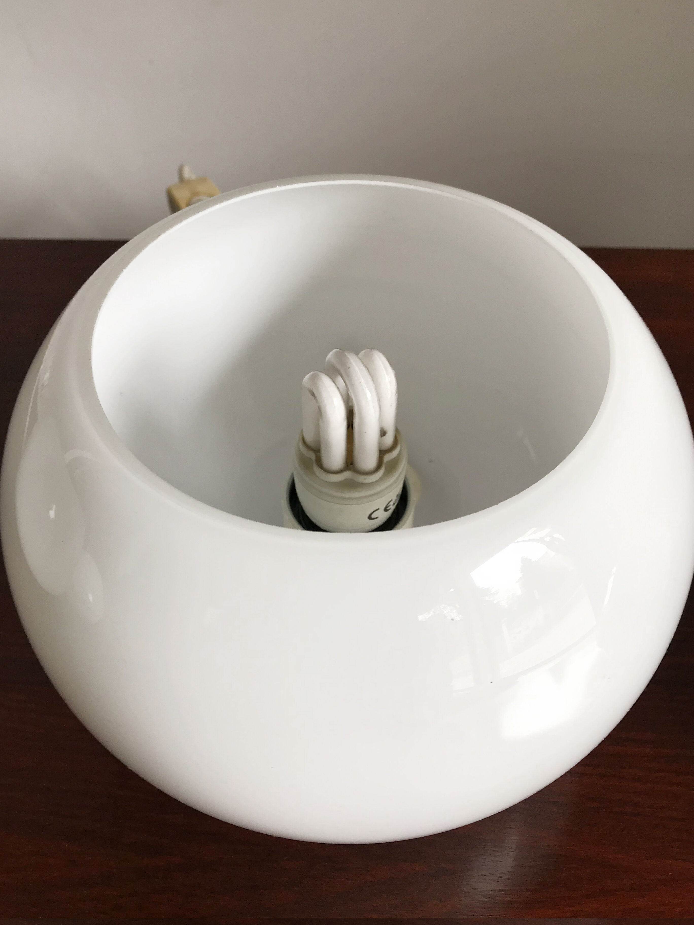 Daruma white glass bedside lamps by Sergio Asti for Candle, 1960s