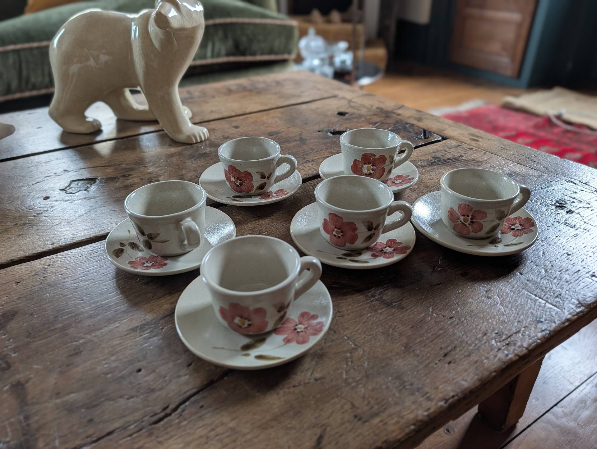 Saint-Amand Camelia – 6 hand-painted cups and saucers – 1950s/1960s
