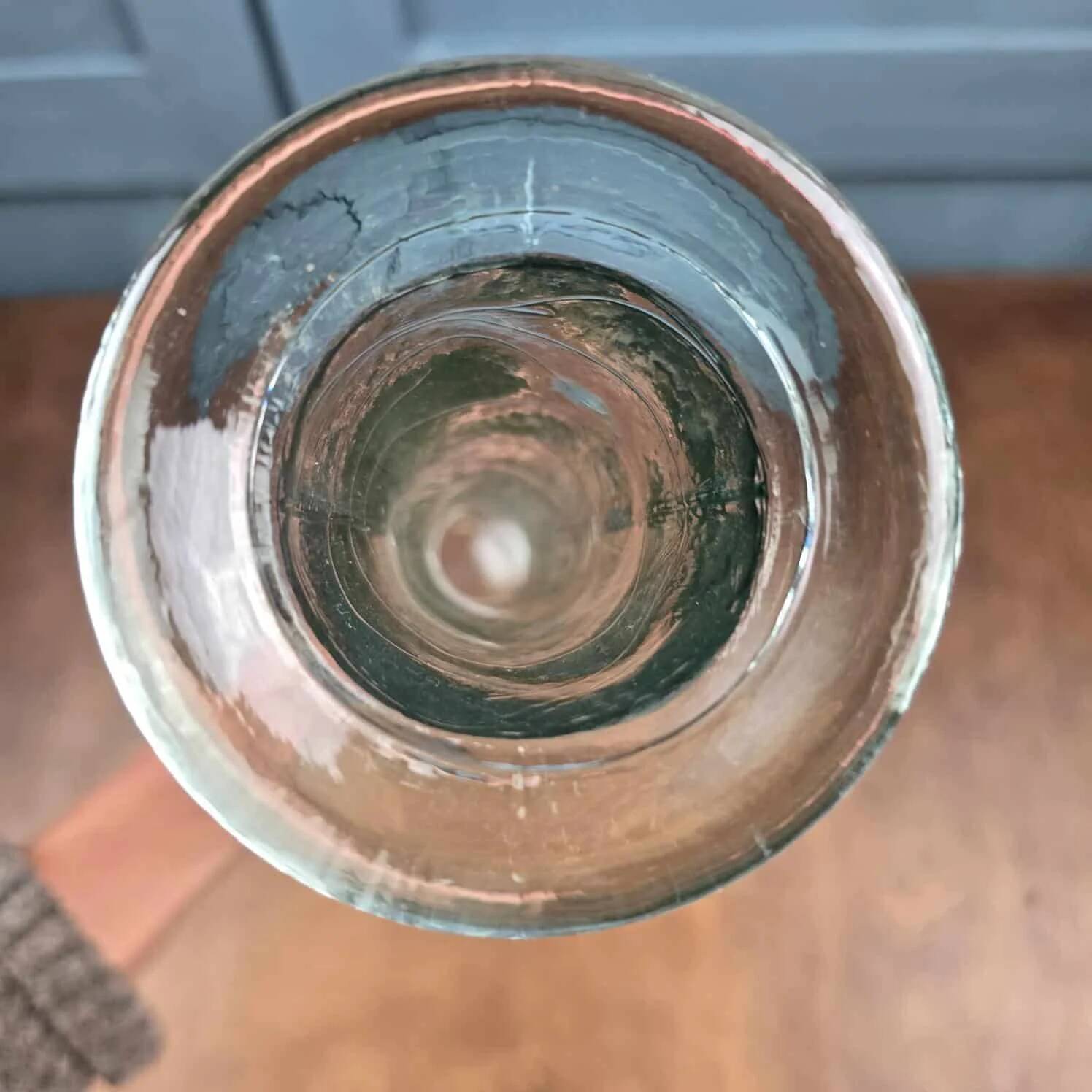 Large vintage ribbed glass soliflore – Transparent vase
