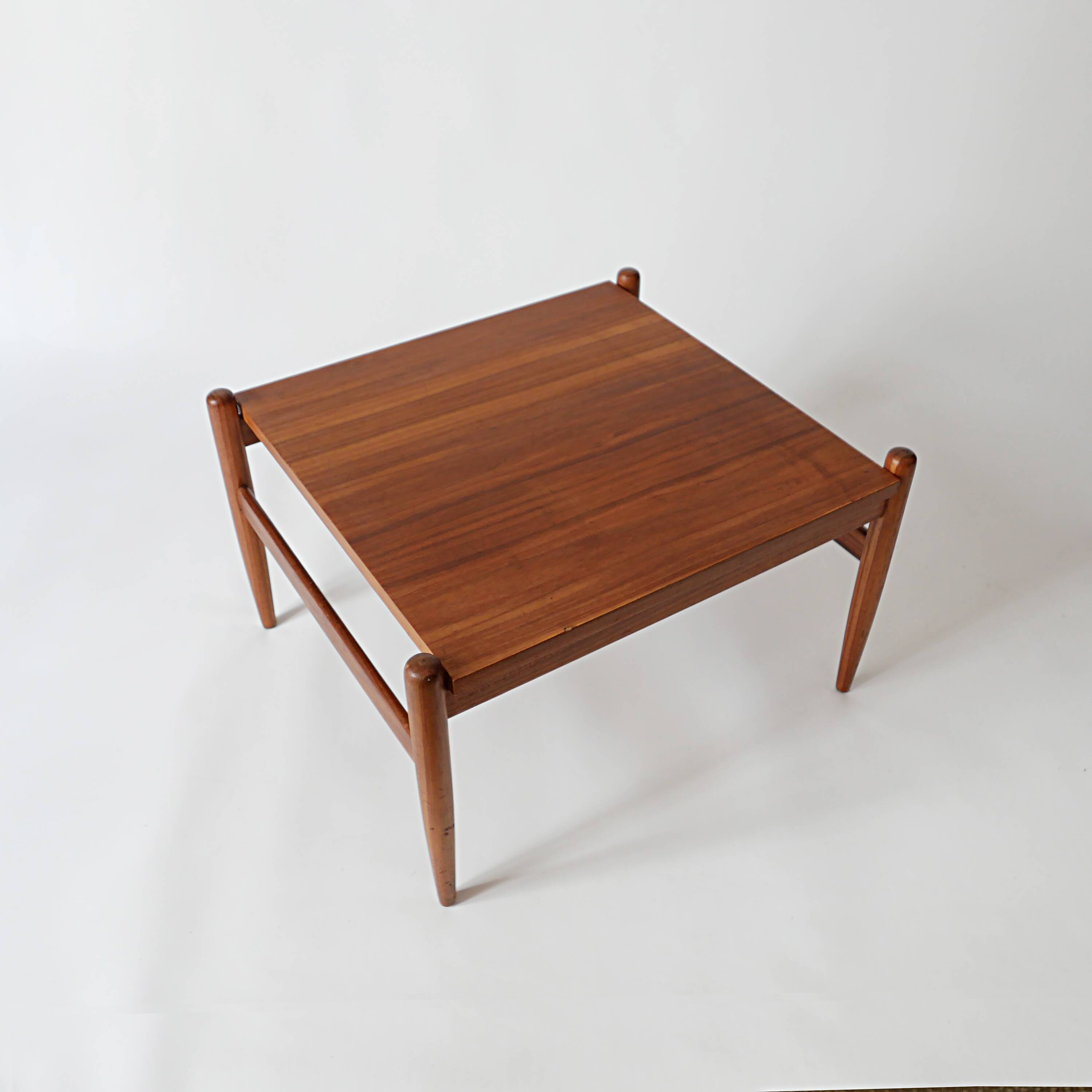 Scandinavian vintage coffee table design 1960 in teak 60s 70s ALF SVENSSO
