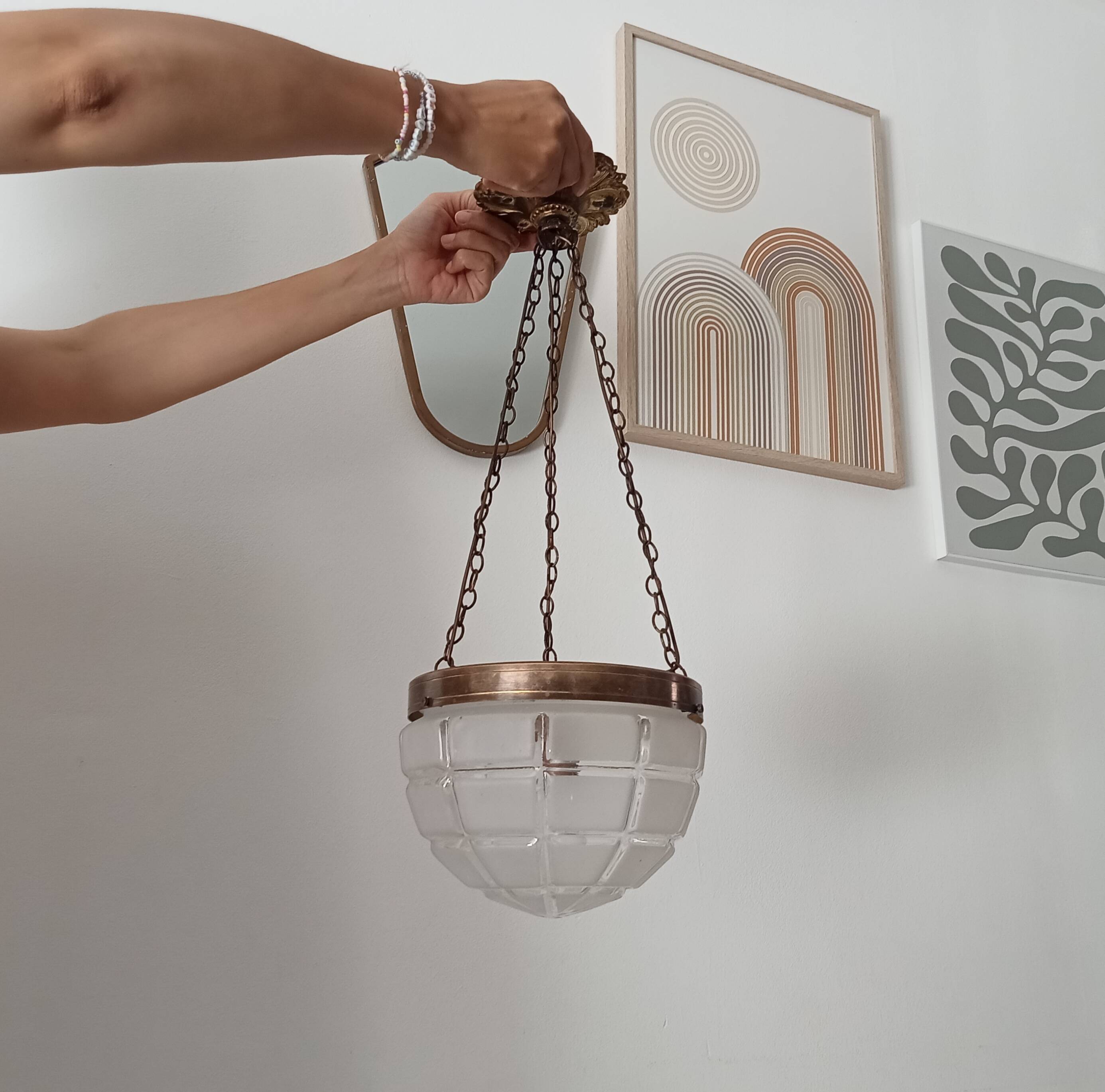 Vintage suspension light from the 1920s/1930s.