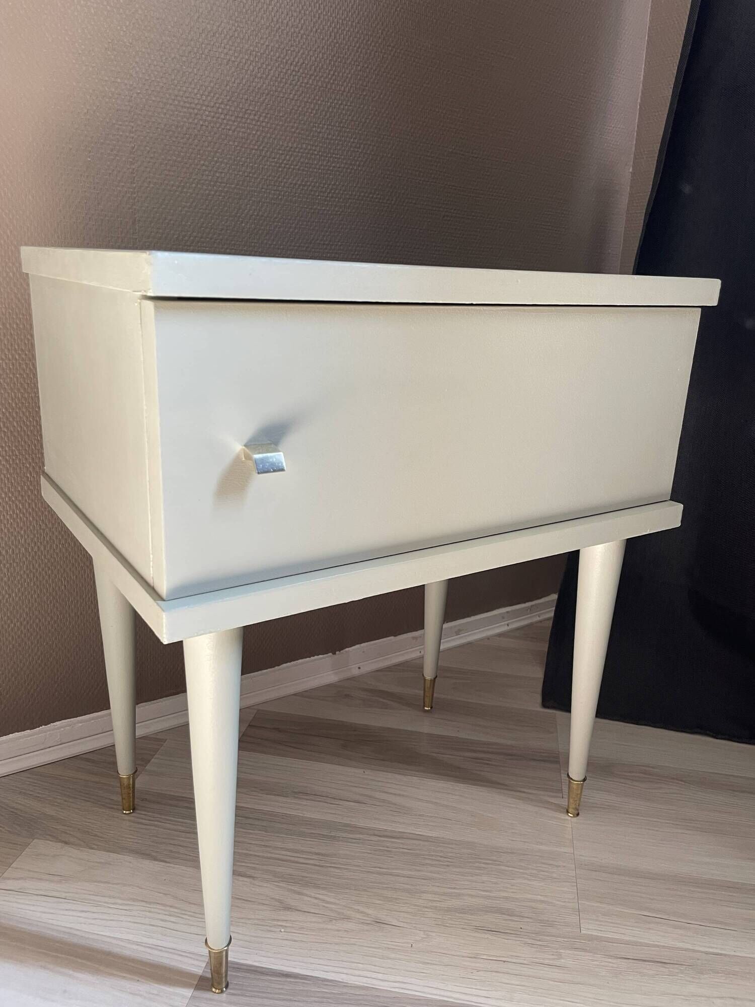 Table de chevet