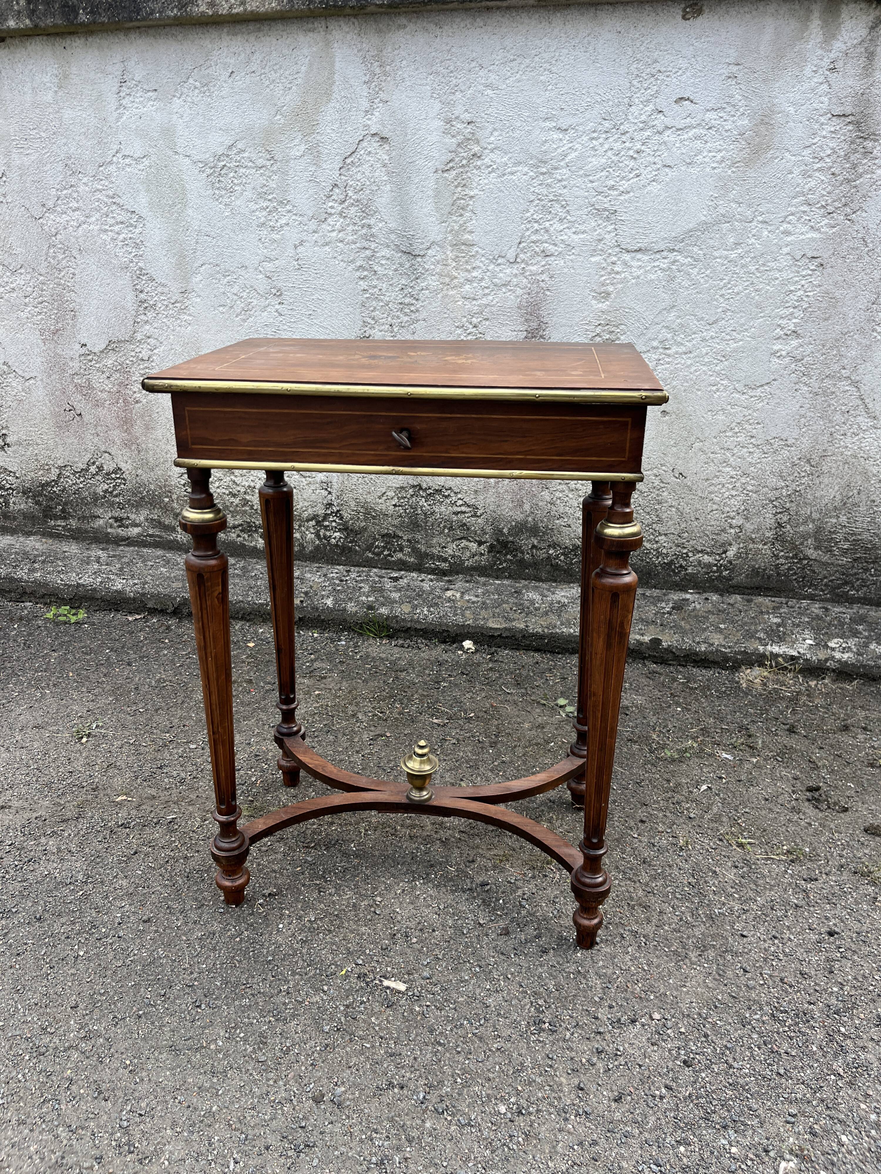 Dressing table Napoleon III — mirror, brass, marquetry