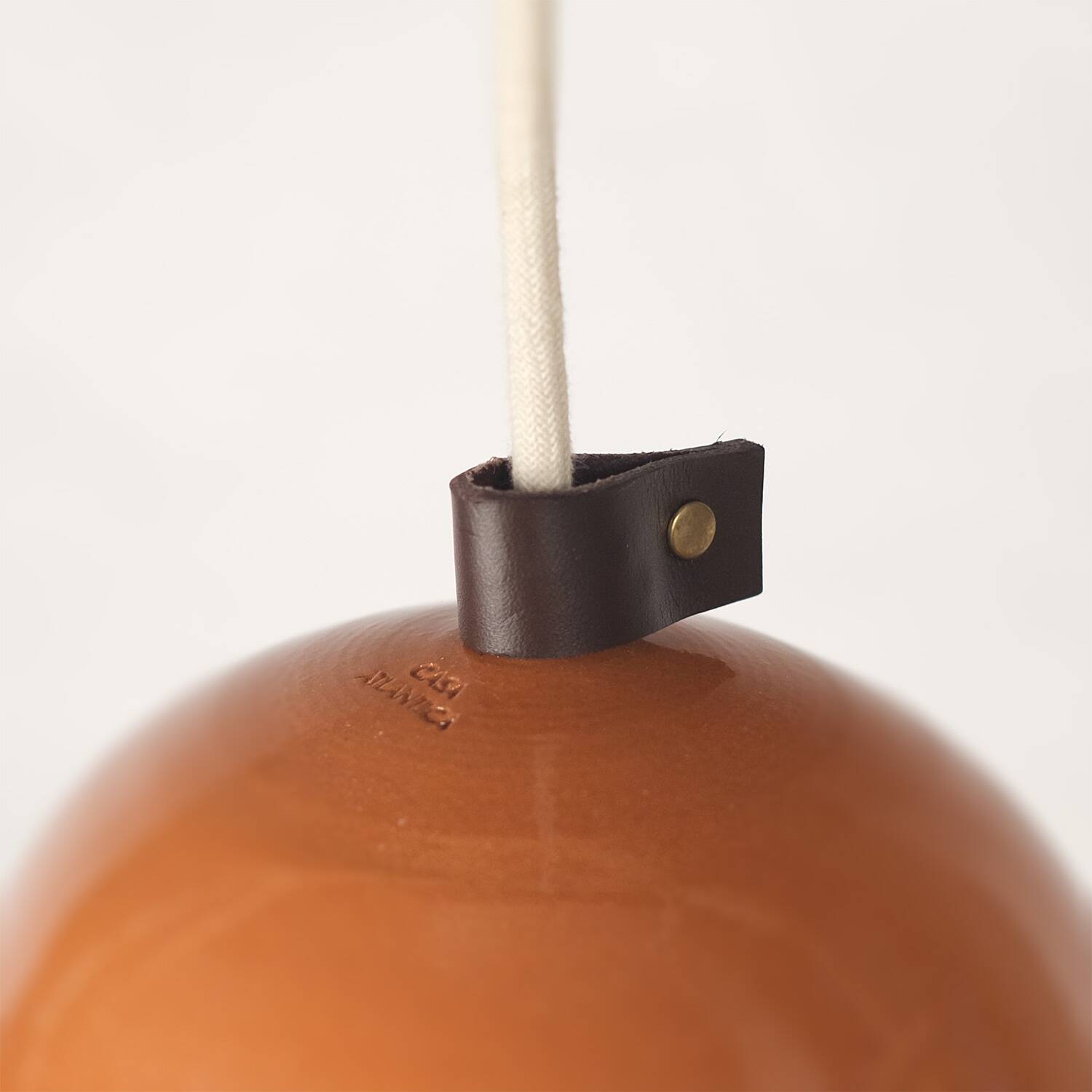 Lampe suspendue en argile