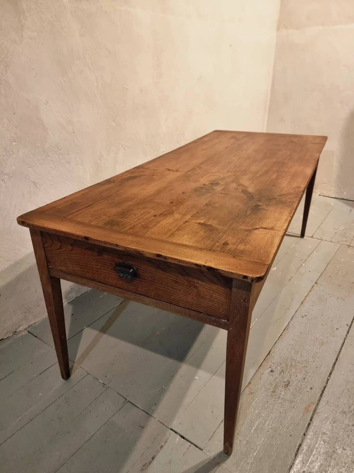 Antique French oak dining table with pine top – 19th century