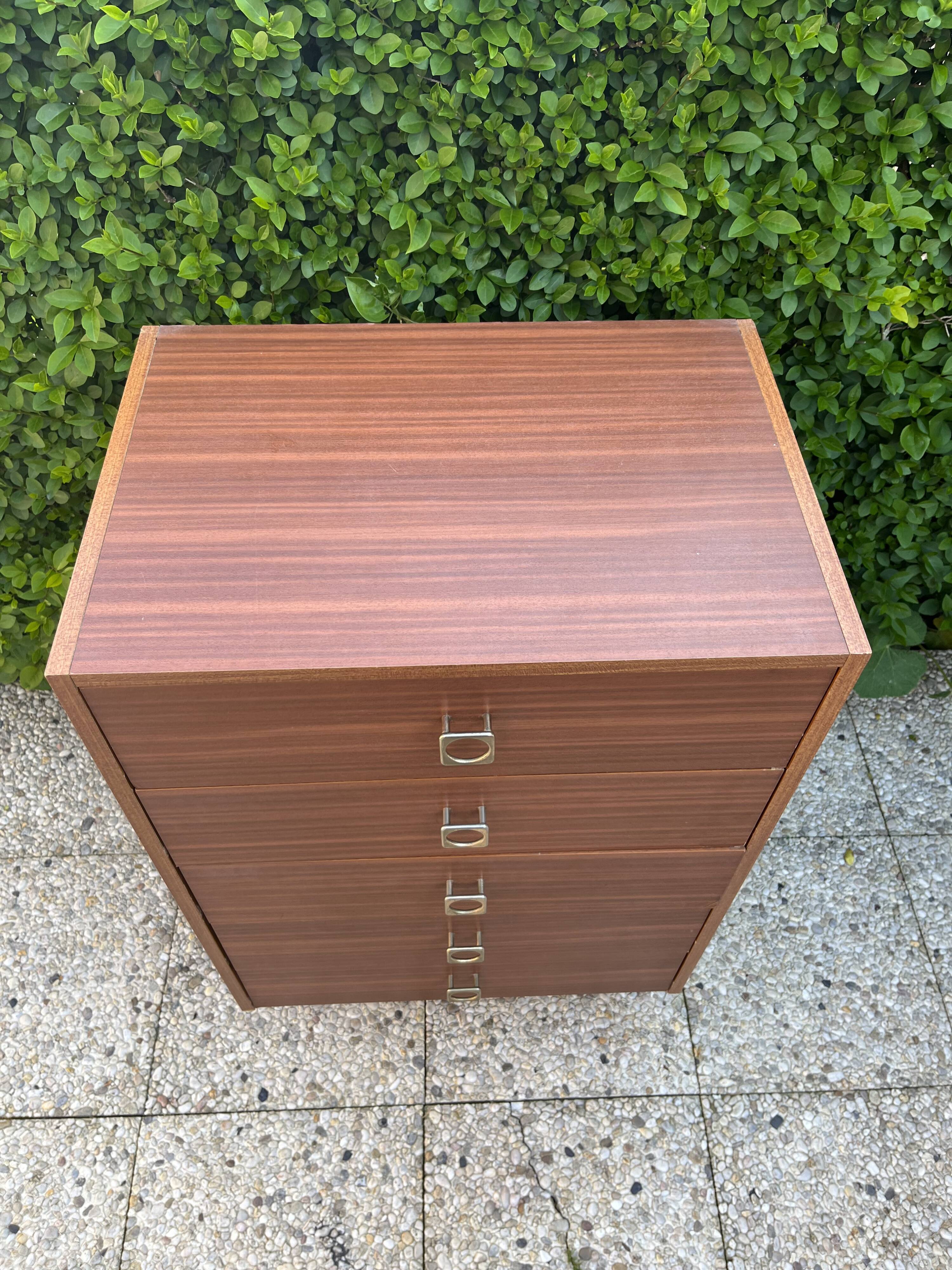Vintage chest of drawers bobbin feet