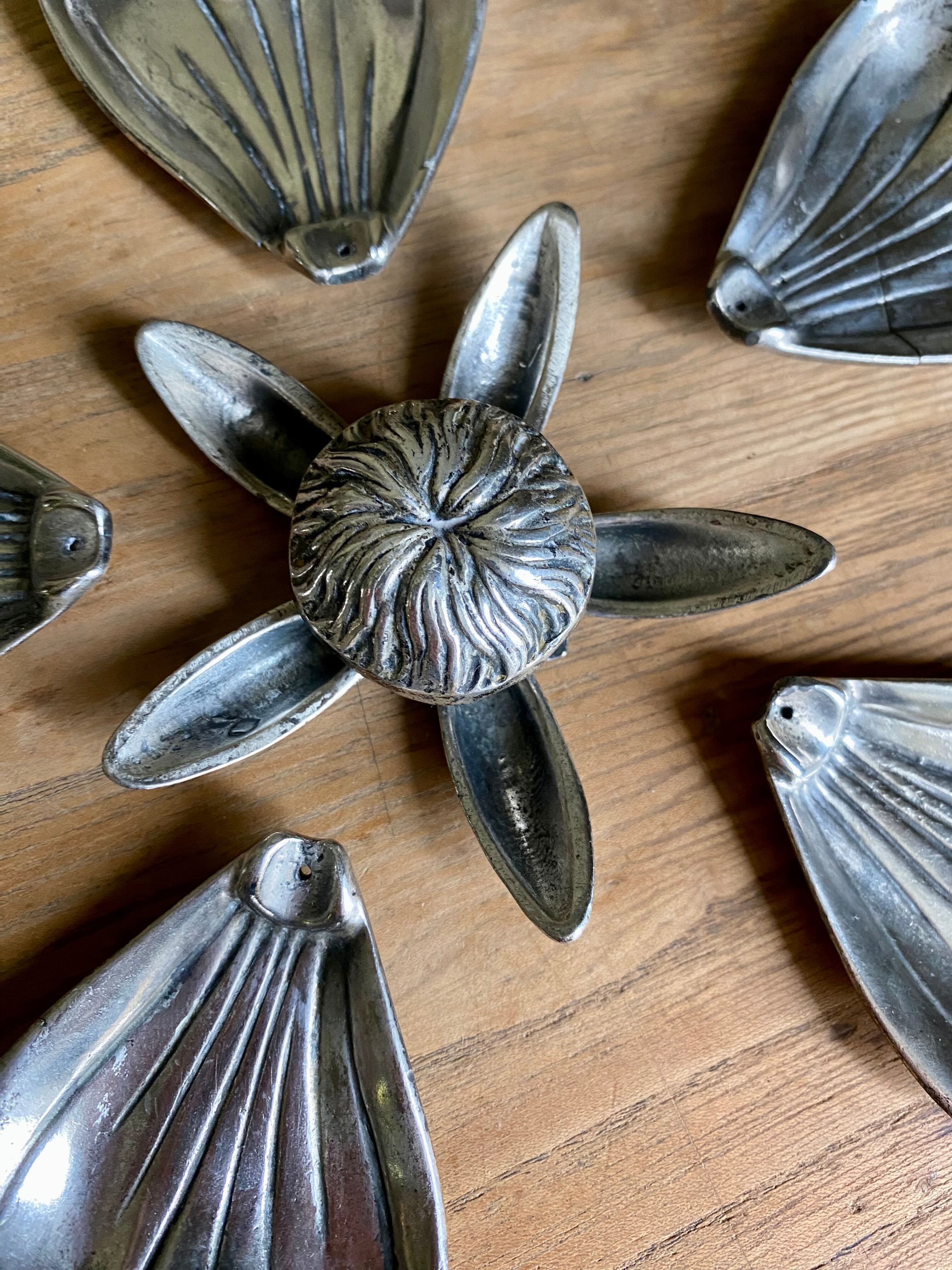 70s flower ashtray in metal