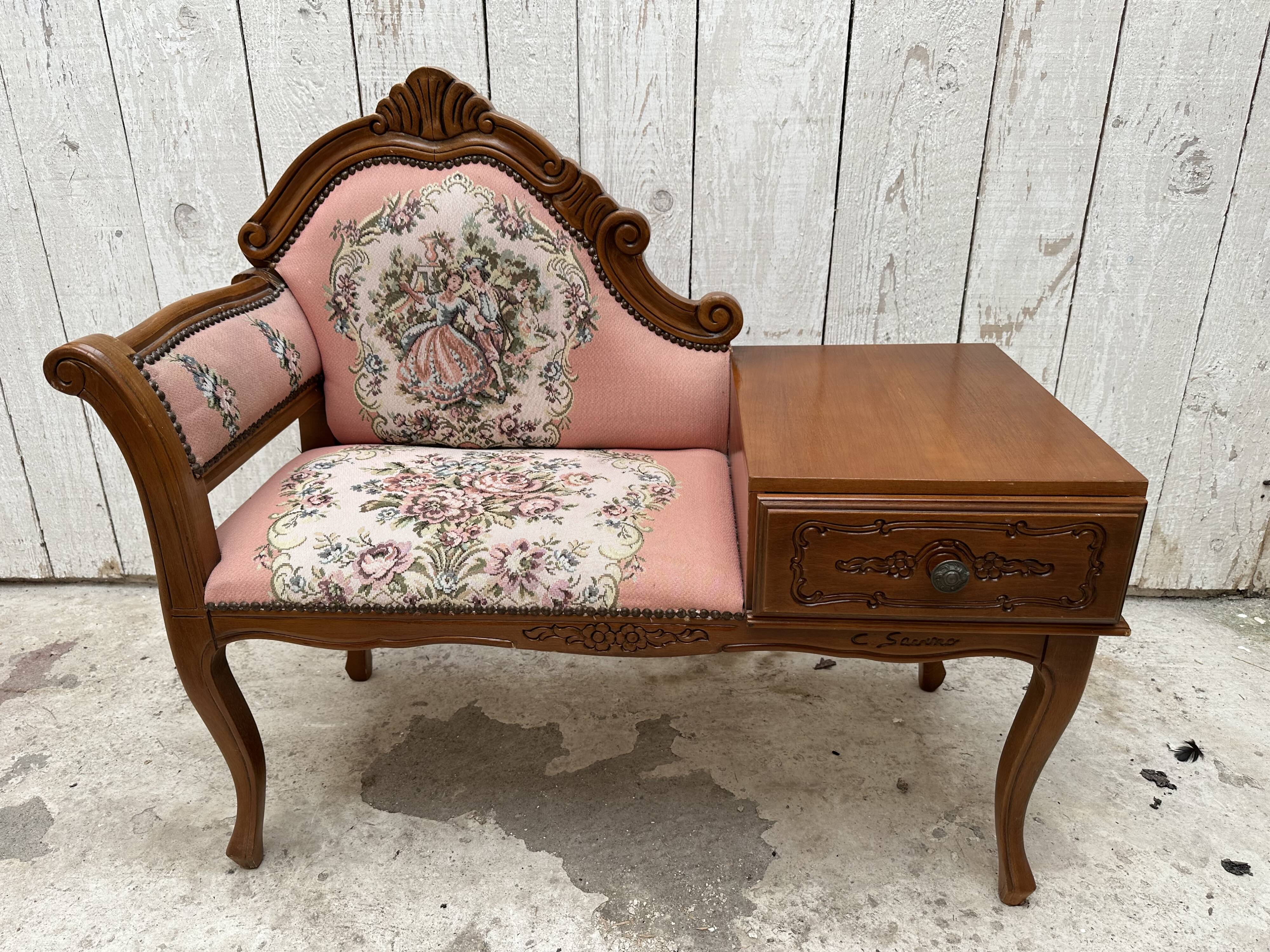 Telephone cabinet c savino