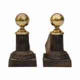 Paire de chenets en fonte et boule en laiton 19 ième accessoire de cheminée ancien