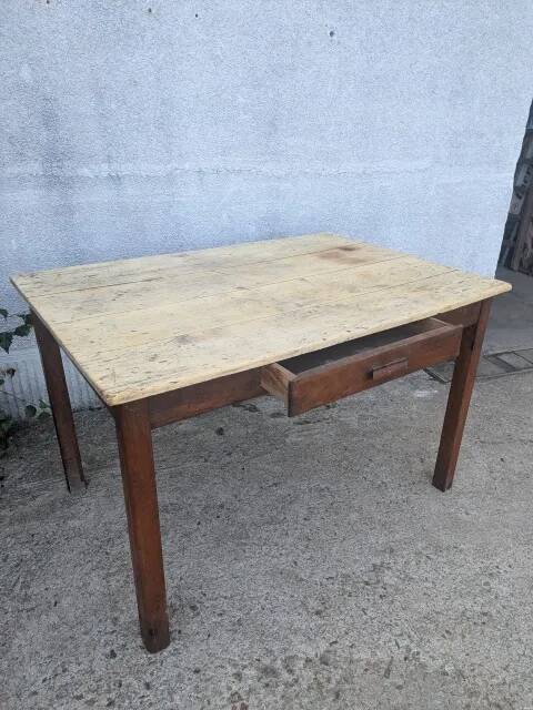 Farm table