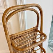 Étagère vintage en rotin et cannage – années 70