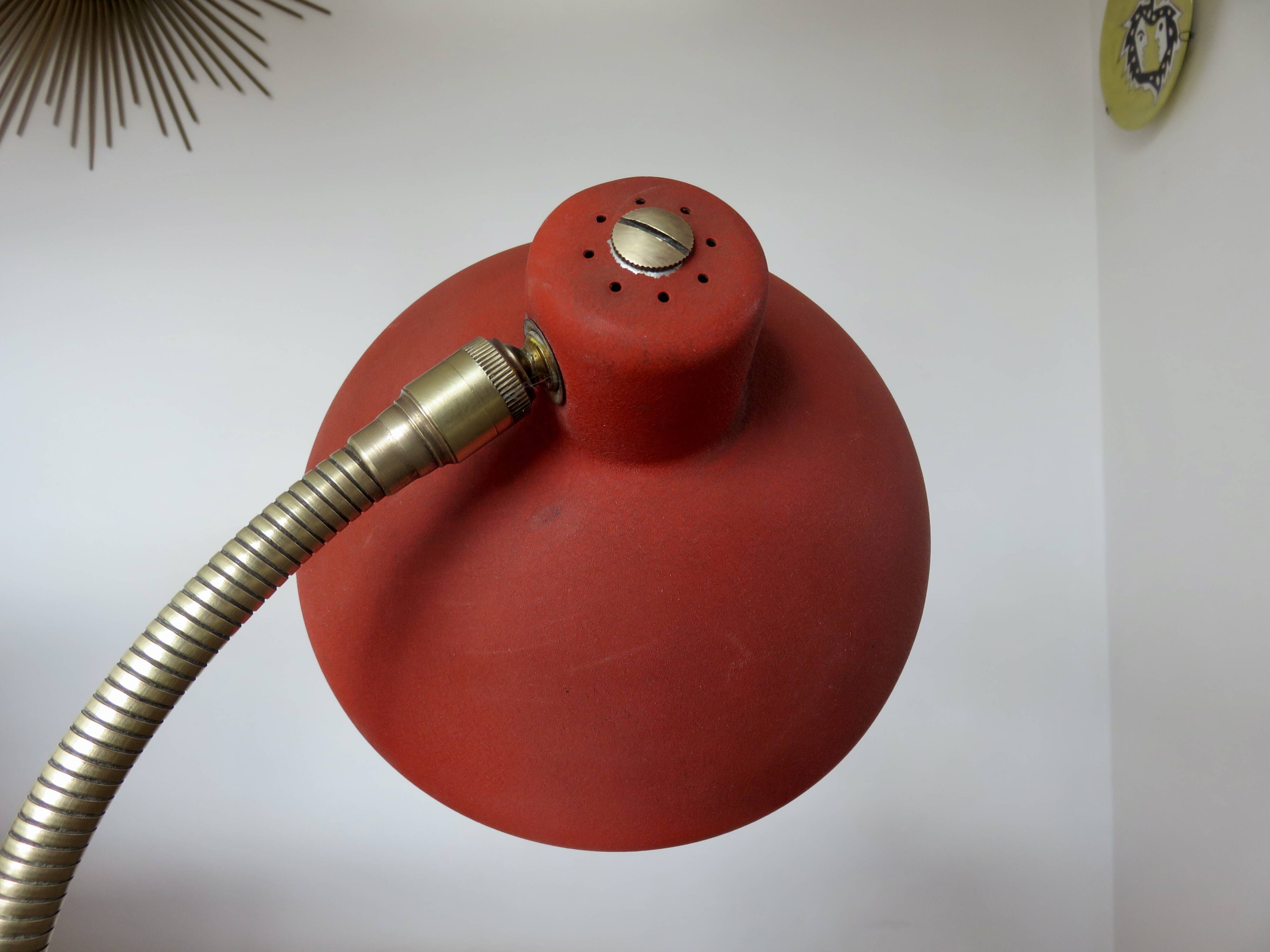 "Cocotte" lamp in brass and red lacquered metal, 1950s-60s.