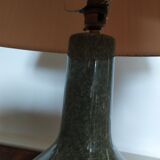 Lampe de table en céramique effet marbre vert