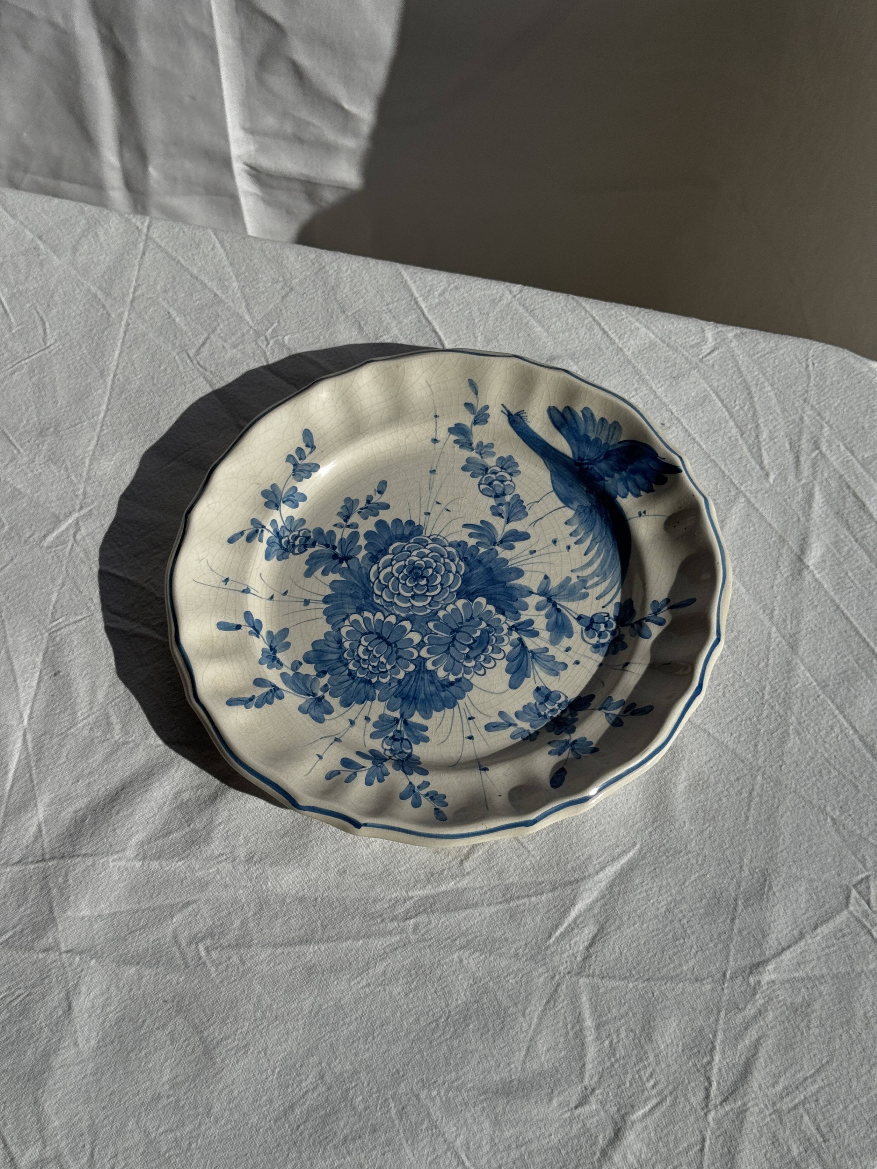 Decorative plate with stylised bird pattern D24.5