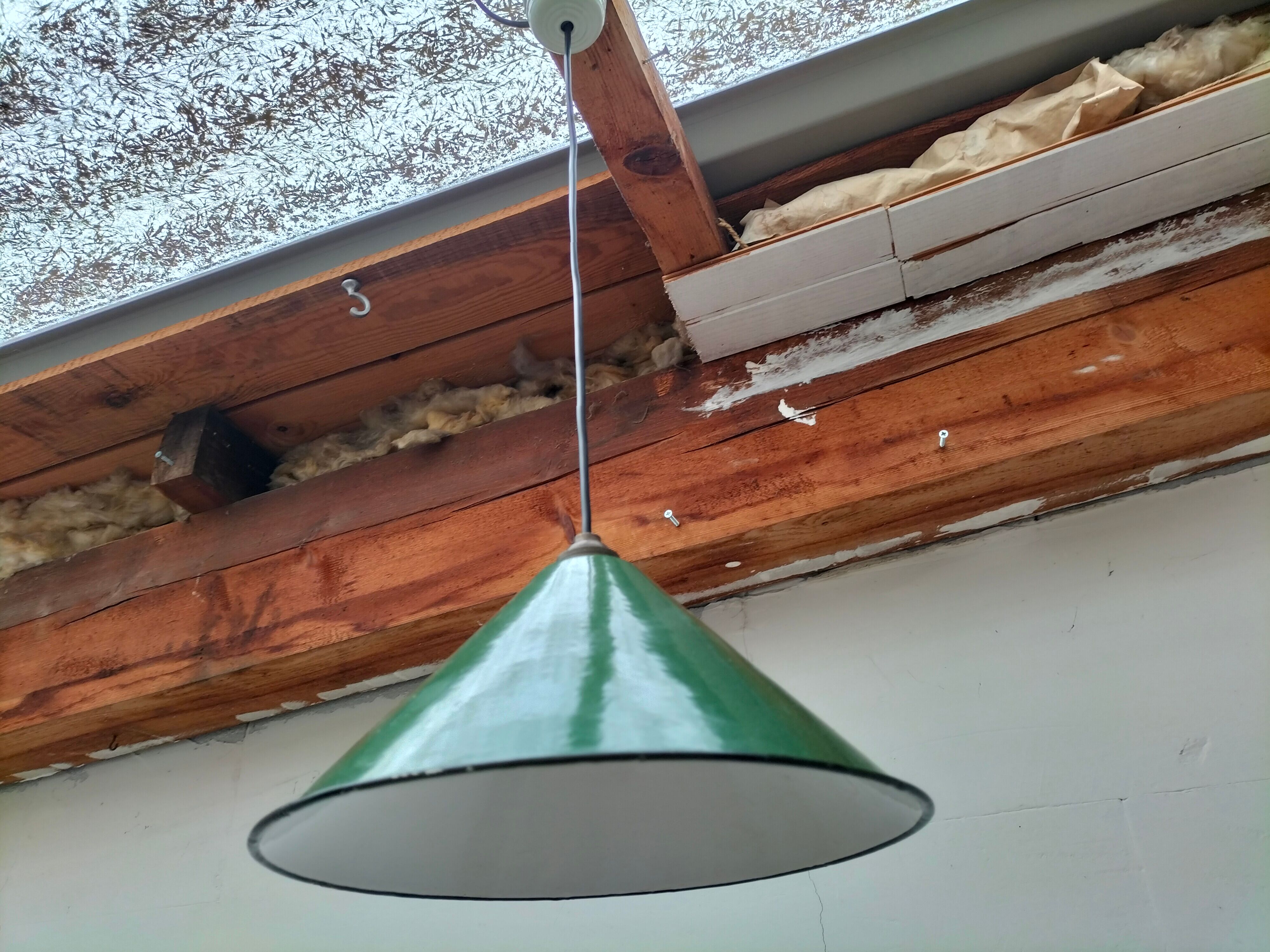 Industrial enamelled lamp