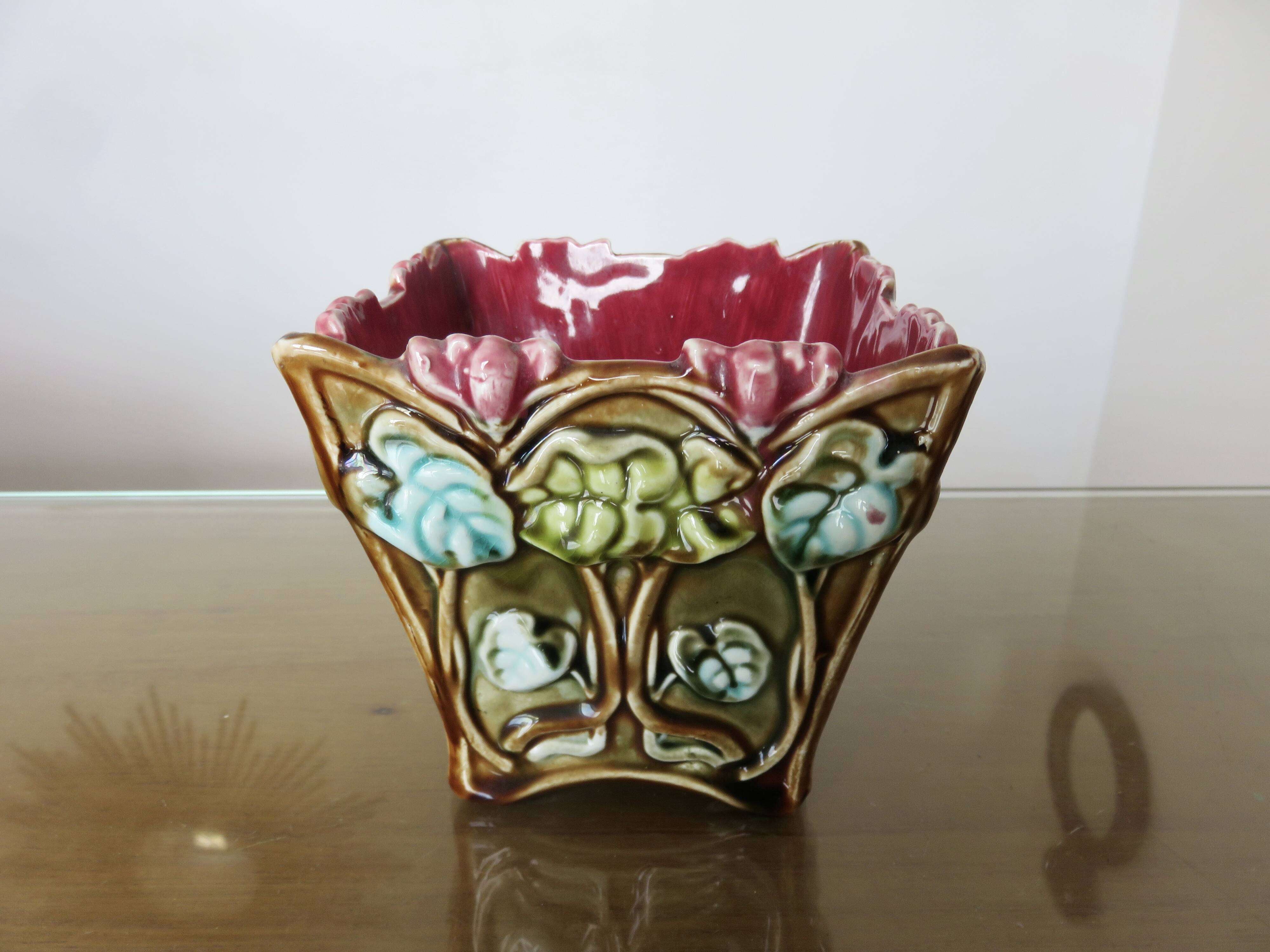 Vase, art nouveau cache pot, in barbotine, Onnaing majolica with floral motif.