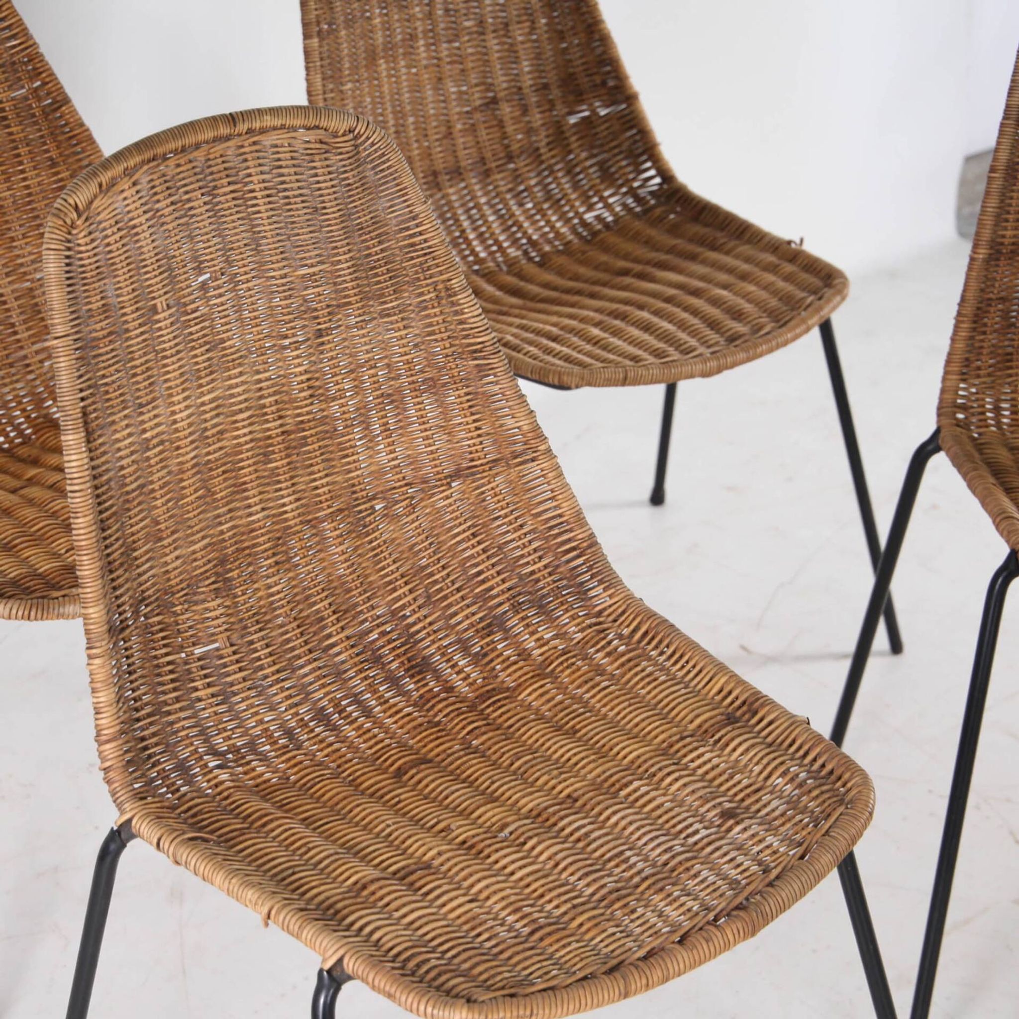 Set of 4 wicker and iron chairs