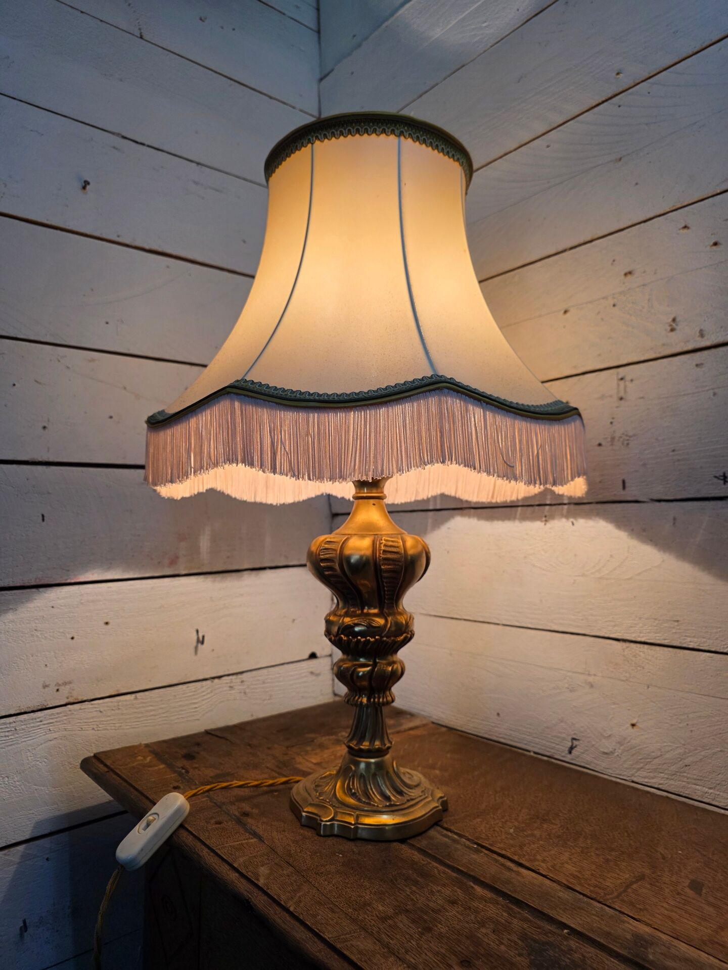 Bronze table lamp in Louis XV style