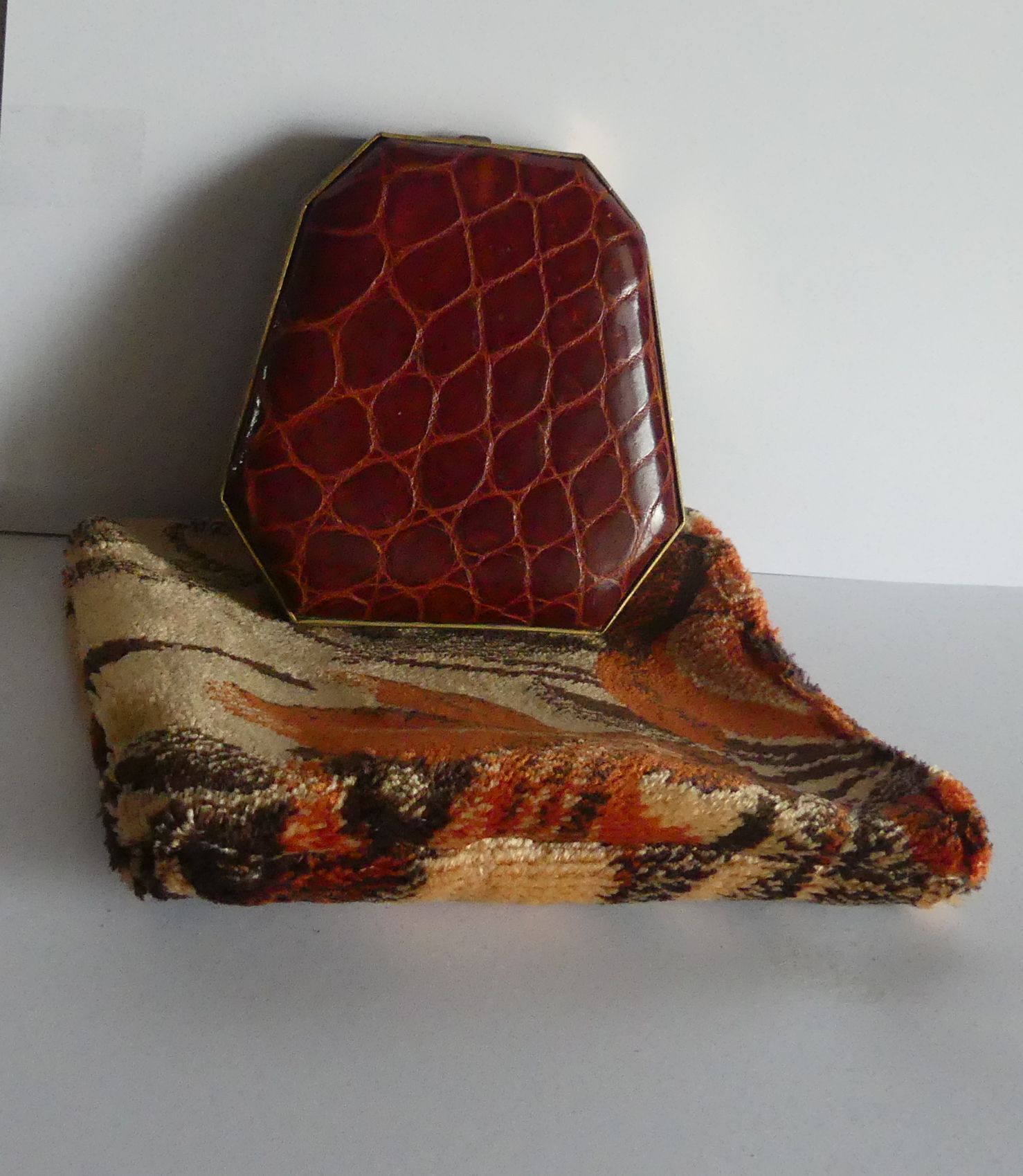 Caiman leather powder tray