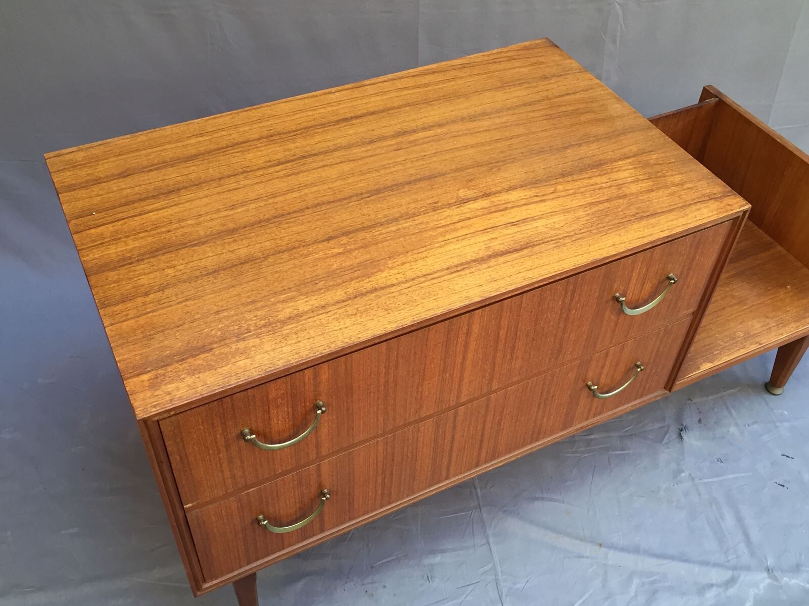 Commode basse en teck années 70