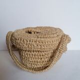 Basket braided with natural fibers