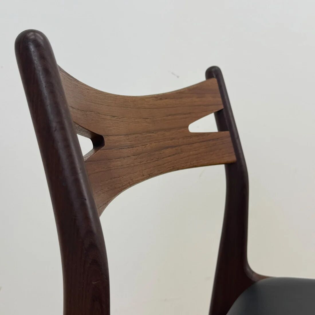 Chaise en teck rembourrée, années 1960