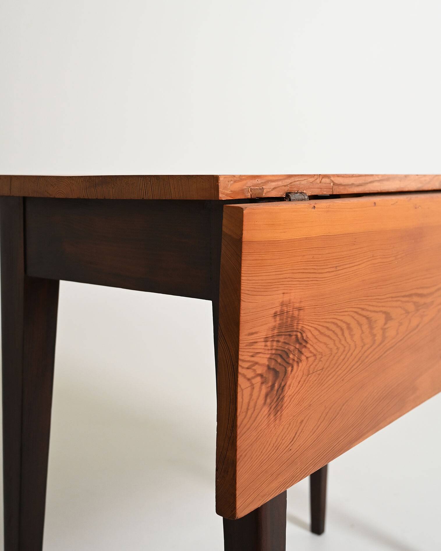 Table à rabats en pin massif scandinave, années 1960