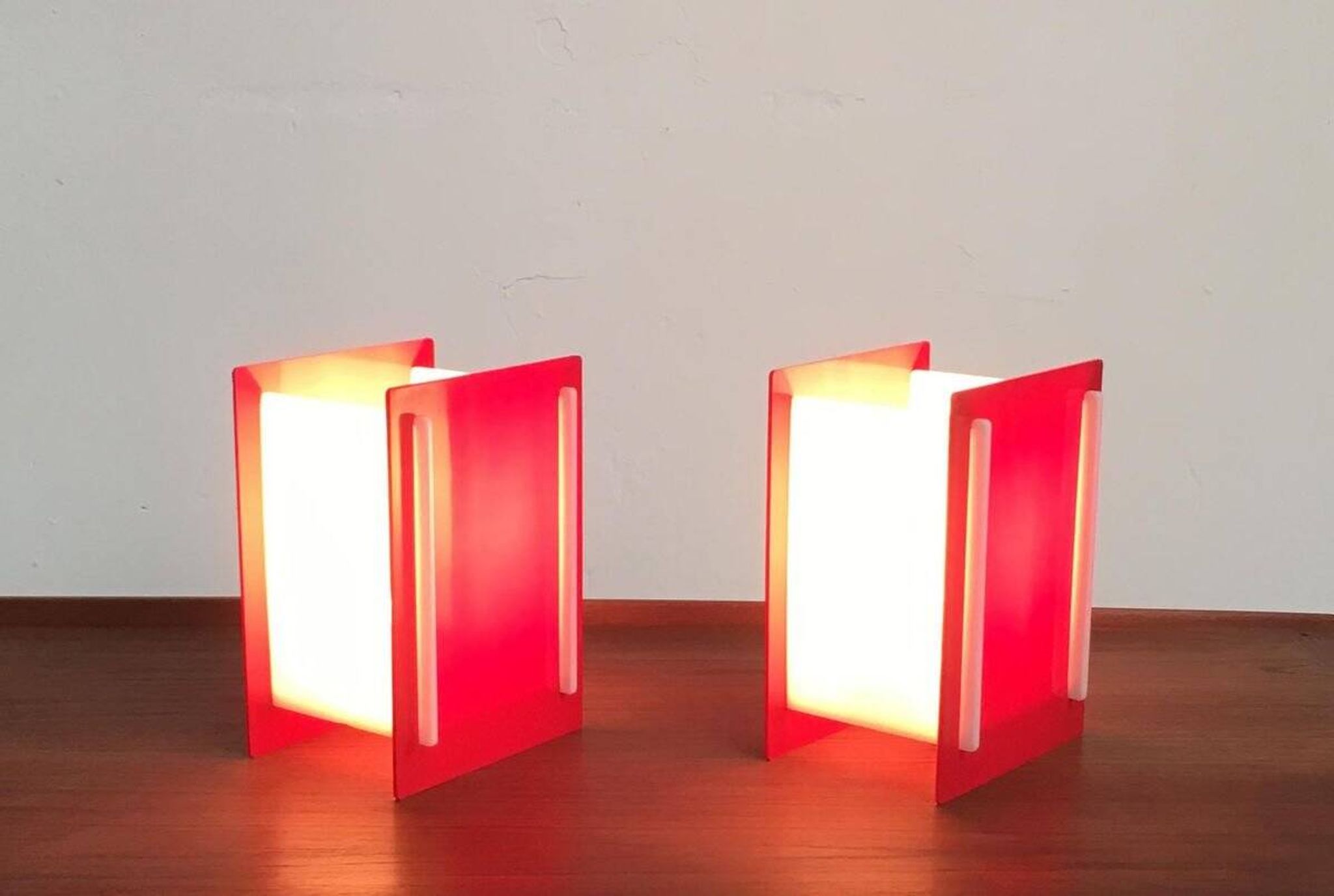 Lampes de table acryliques du milieu du siecle, ensemble de 2