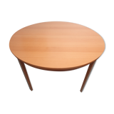 Scandinavian round/oval table in beech with 2 extensions